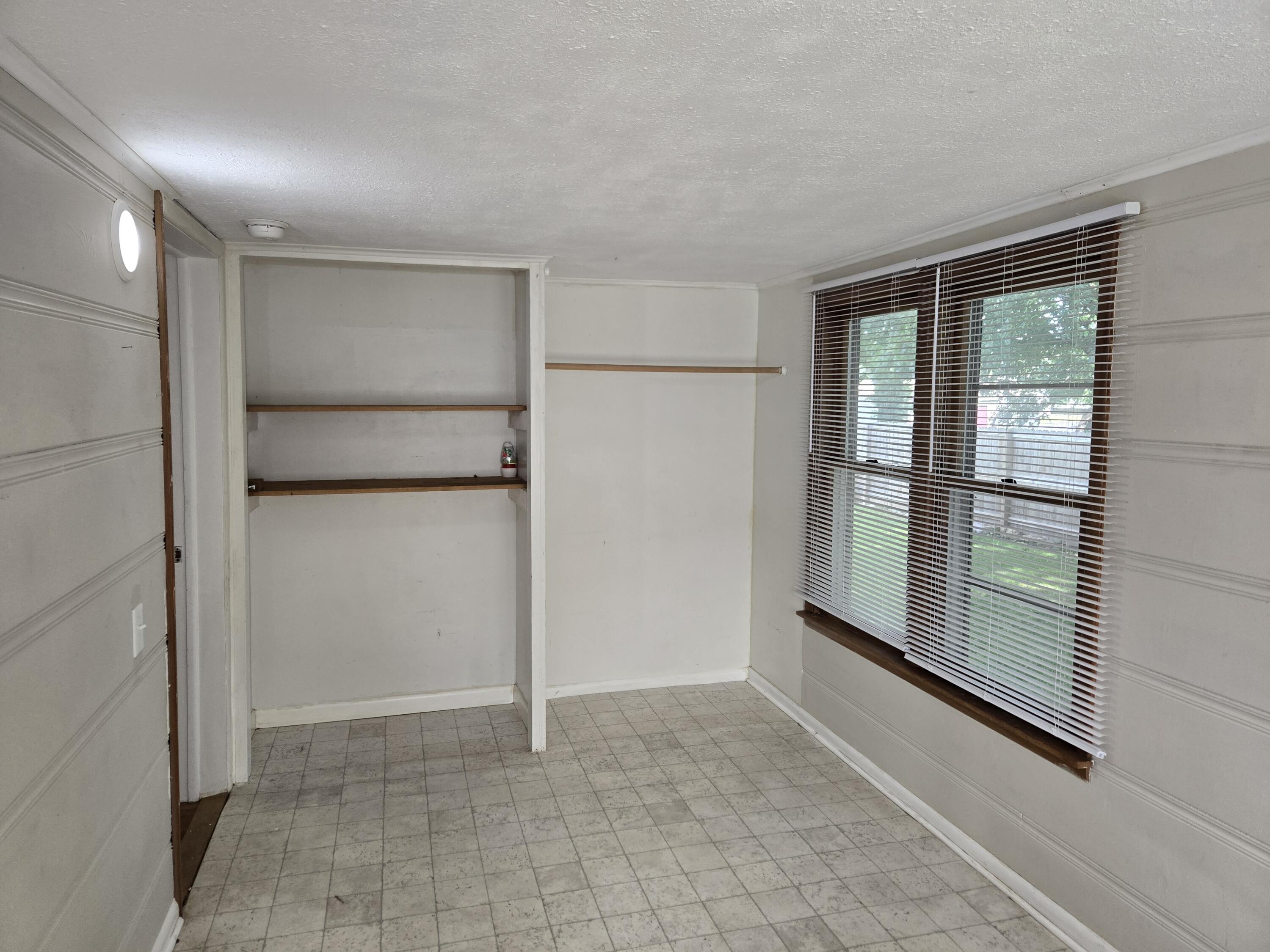 Photo 14 - Residential for sale – 830 S Park Avenue  Aurora, MO