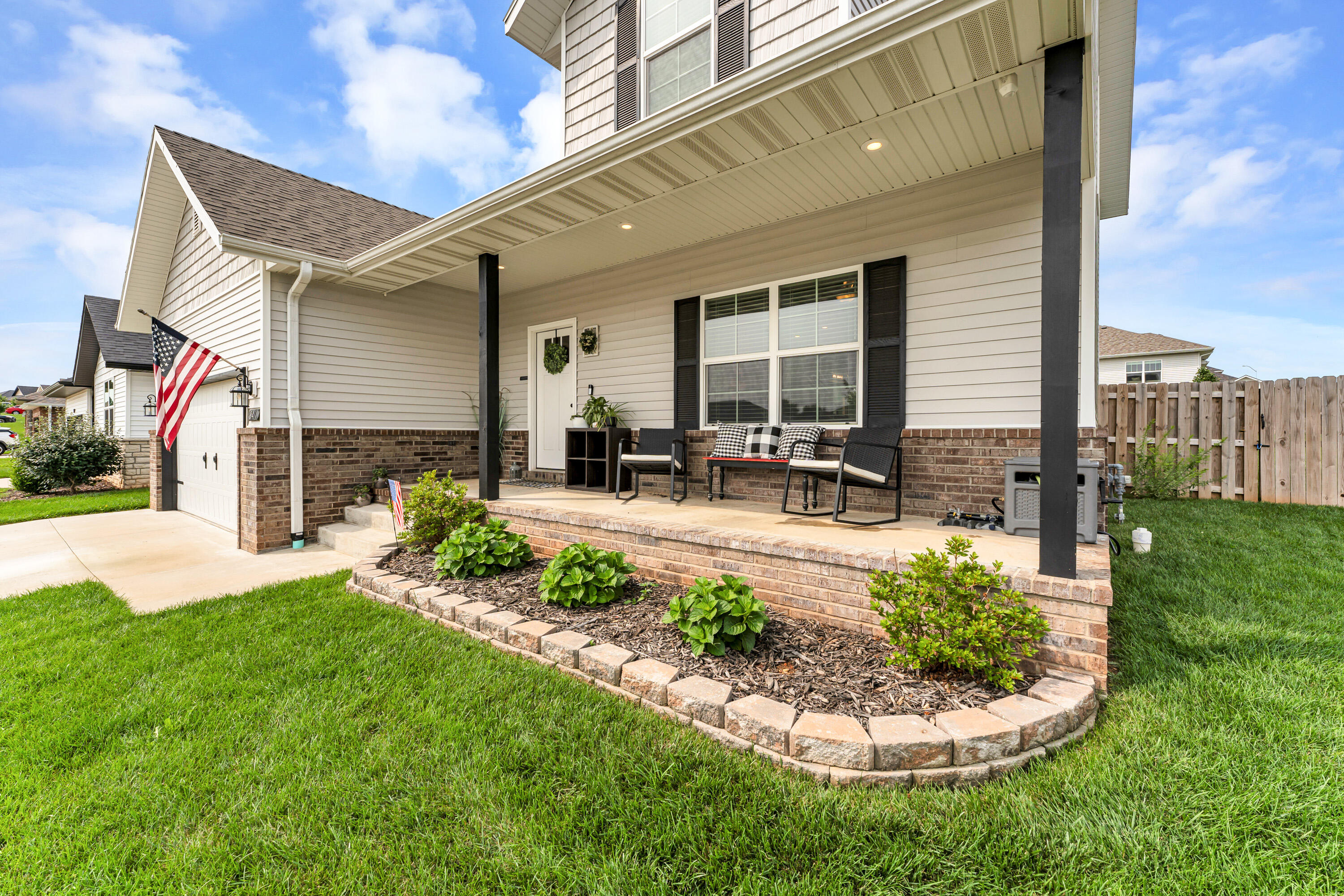 Photo 2 - Residential for sale – 841 E Acacia Lane  Nixa, MO