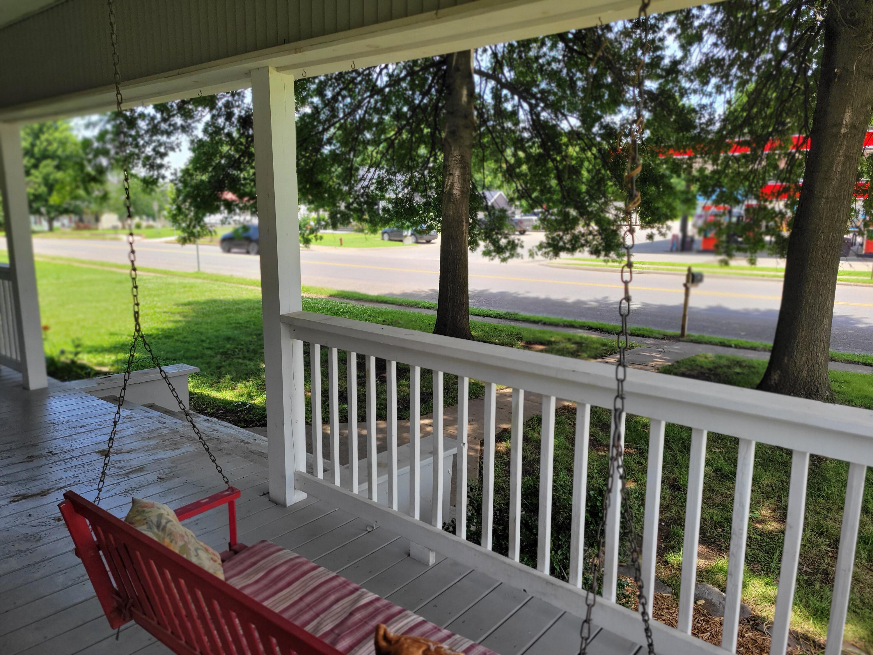 Photo 9 - Residential for sale – 605  South Street  Stockton, MO