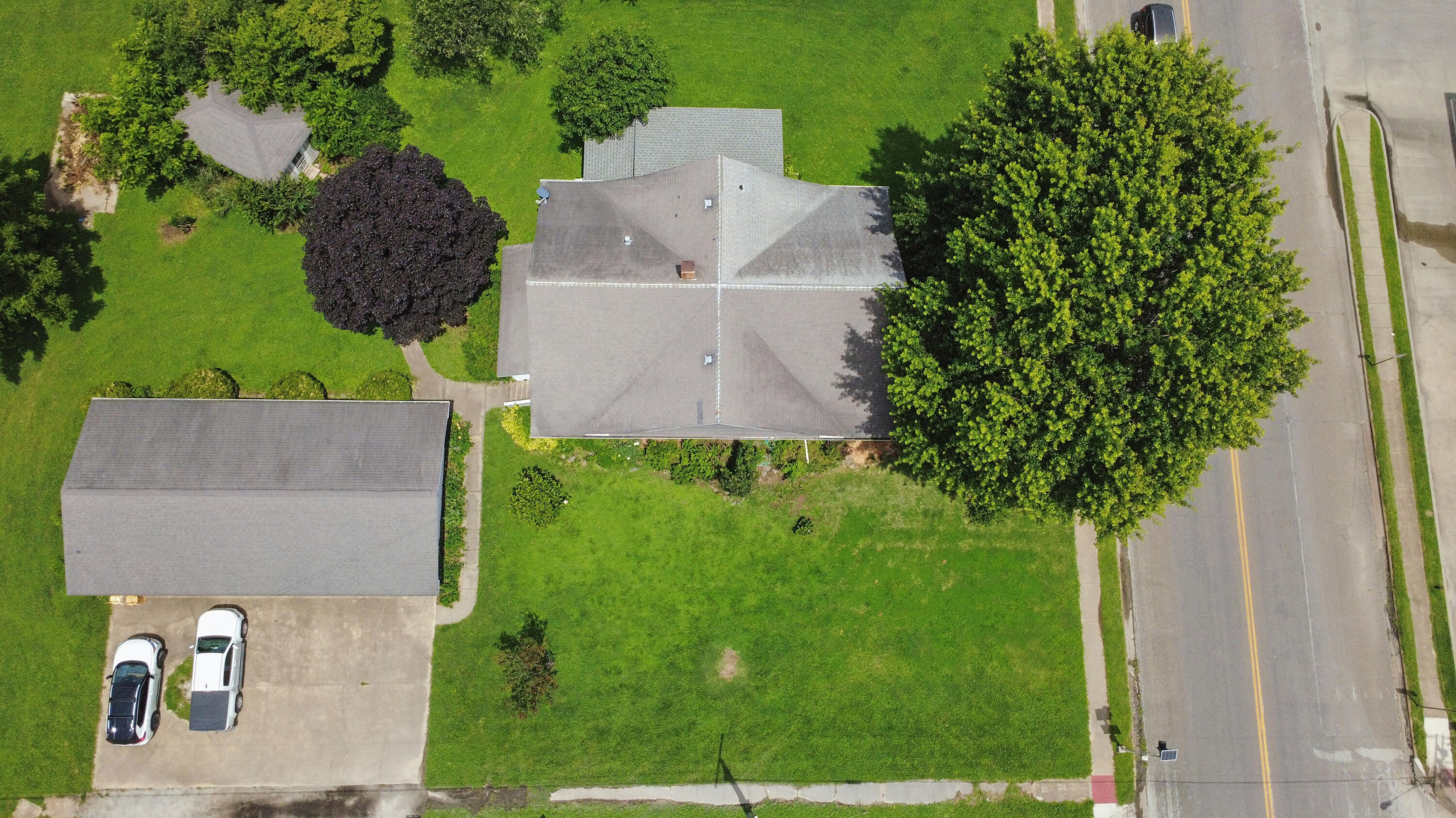 Photo 7 - Residential for sale – 605  South Street  Stockton, MO
