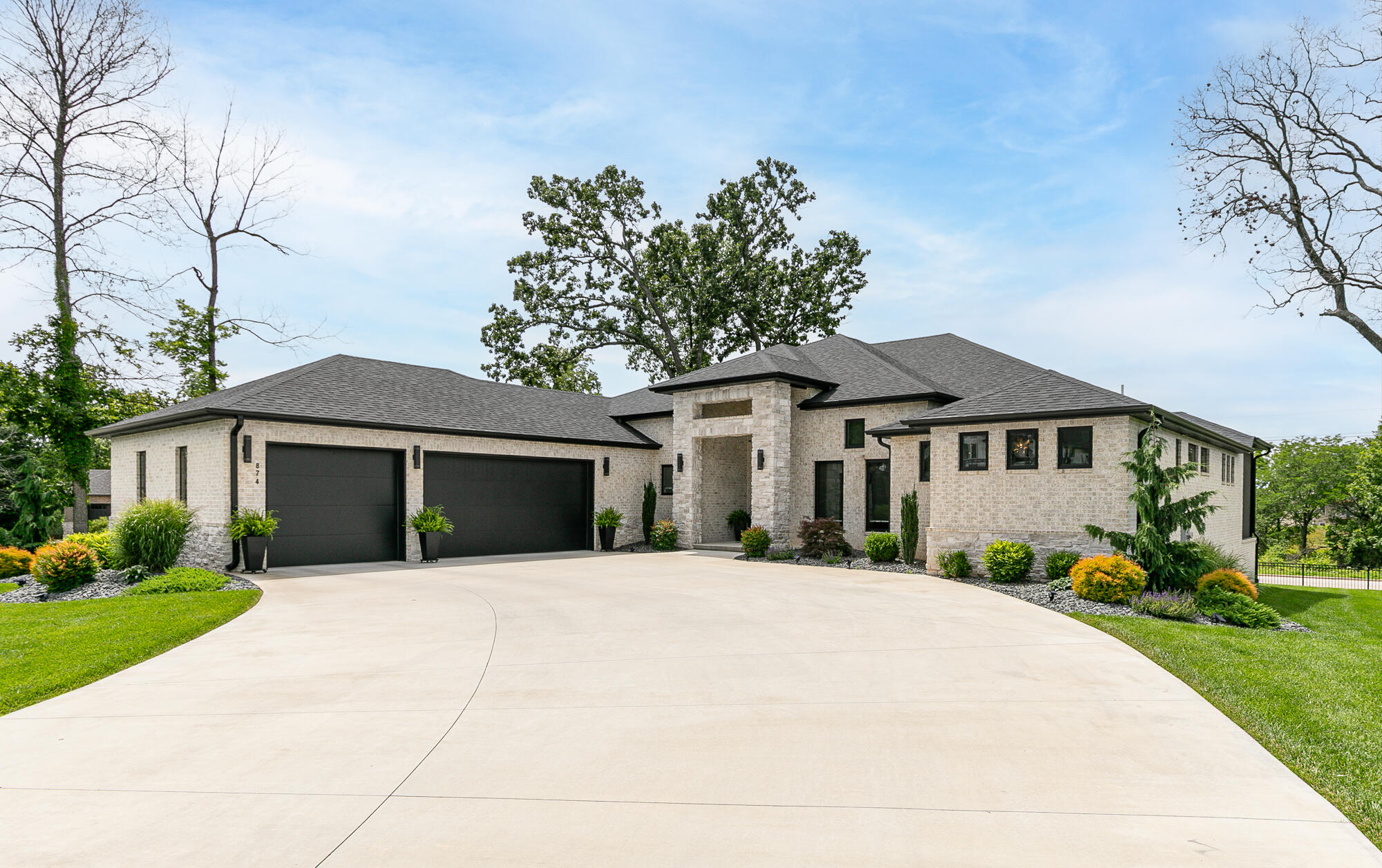 Photo 3 - Residential for sale – 874 E Kenmare Court  Nixa, MO