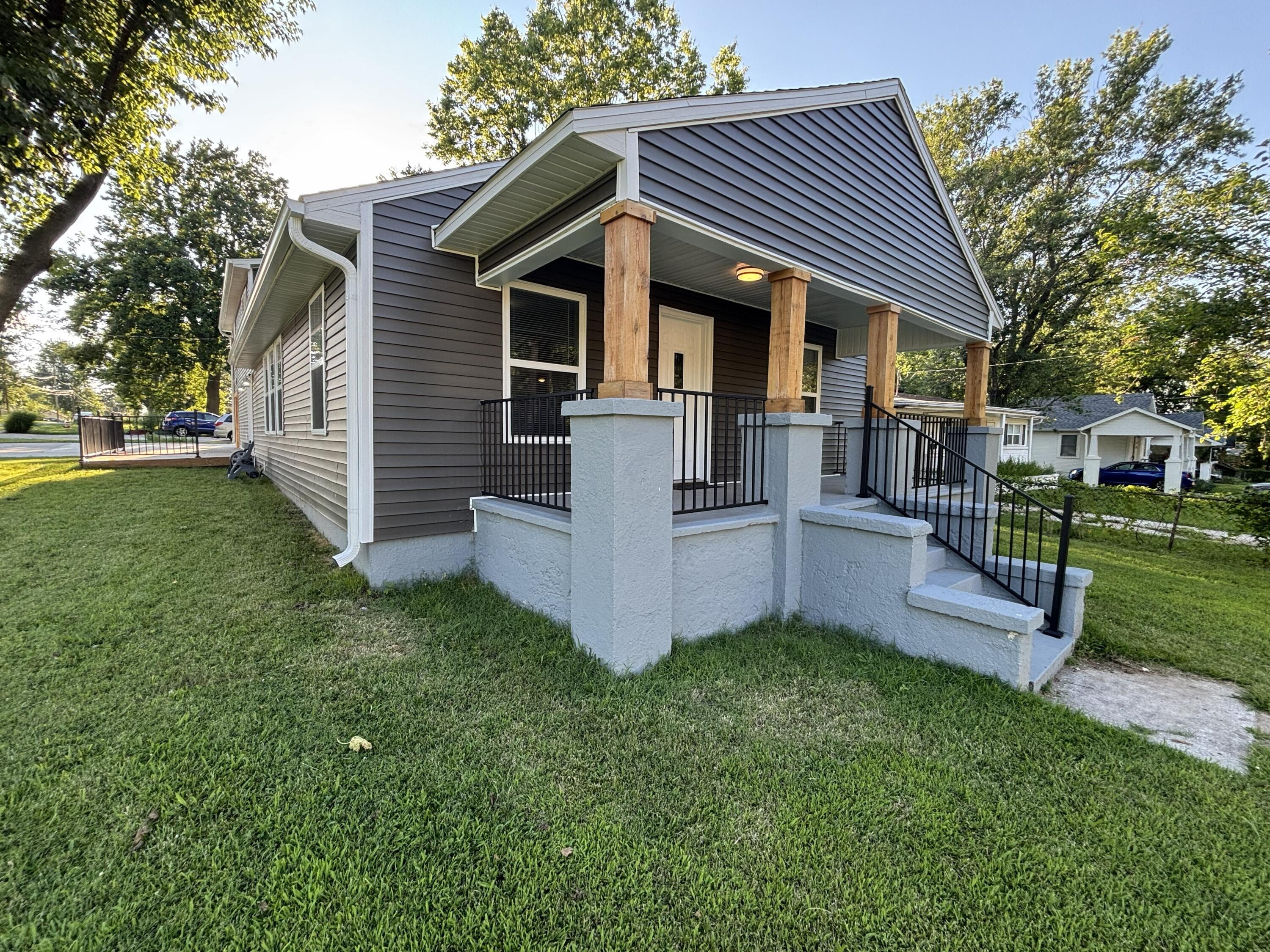 Photo 2 - Residential for sale – 2805 N Grant   Springfield, MO