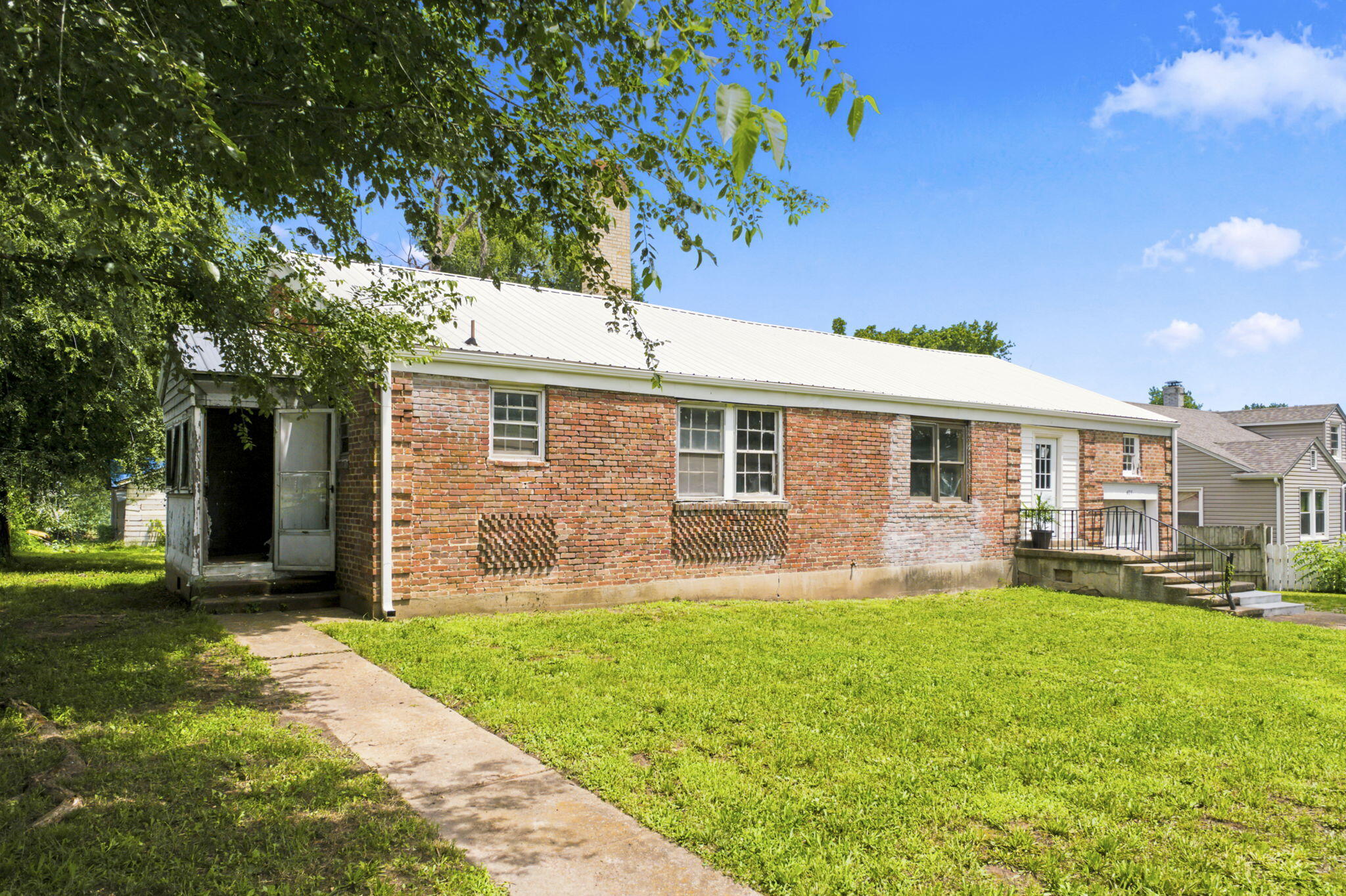 Photo 3 - Residential for sale – 409 E Olive Street  Bolivar, MO