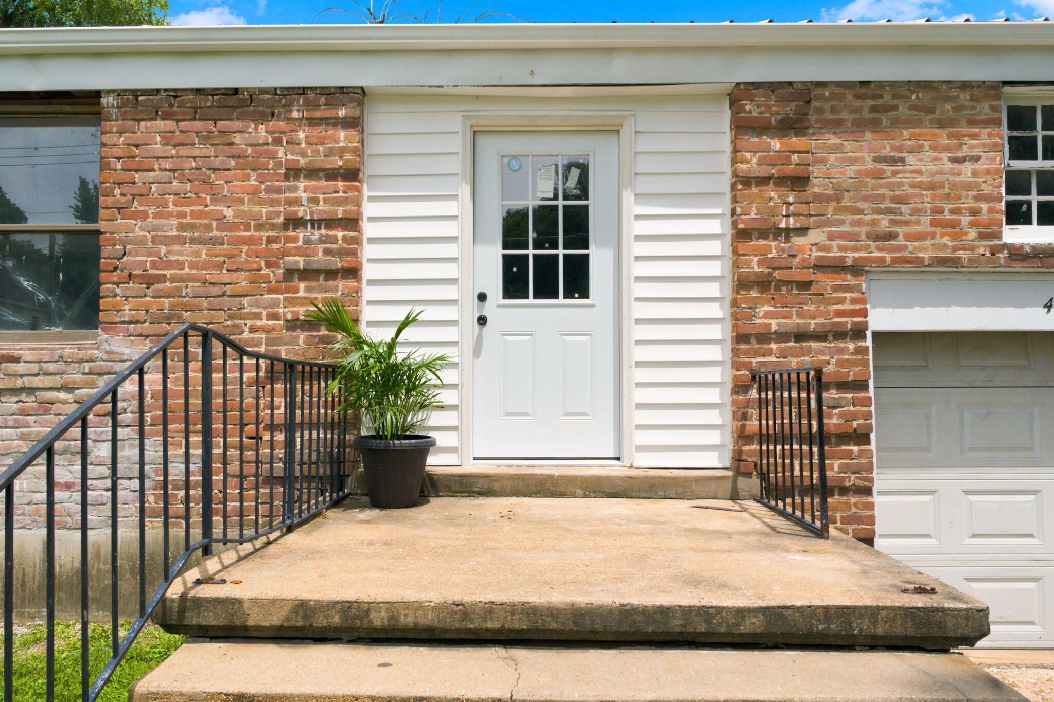 Photo 4 - Residential for sale – 409 E Olive Street  Bolivar, MO