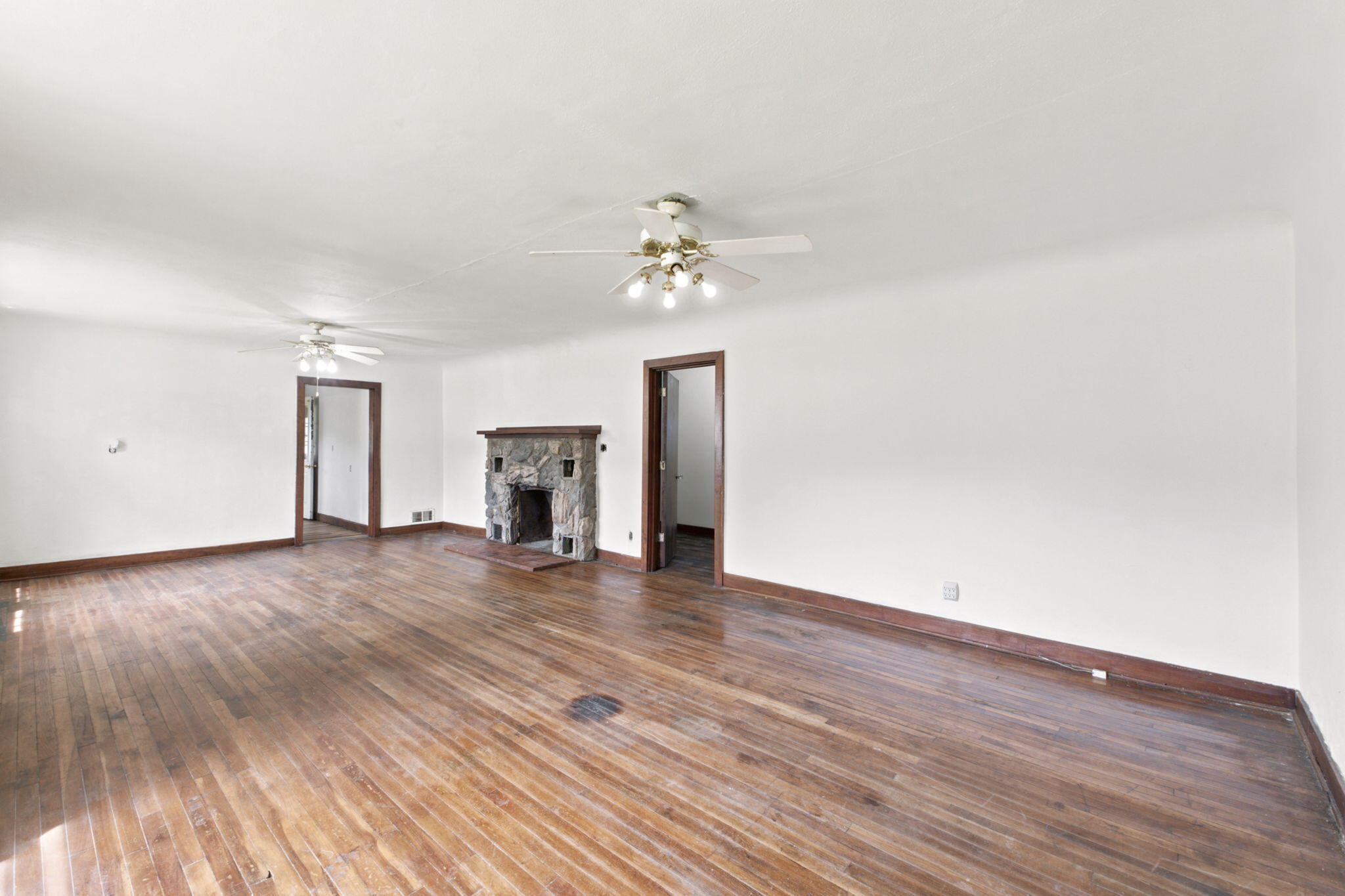 Photo 8 - Residential for sale – 409 E Olive Street  Bolivar, MO