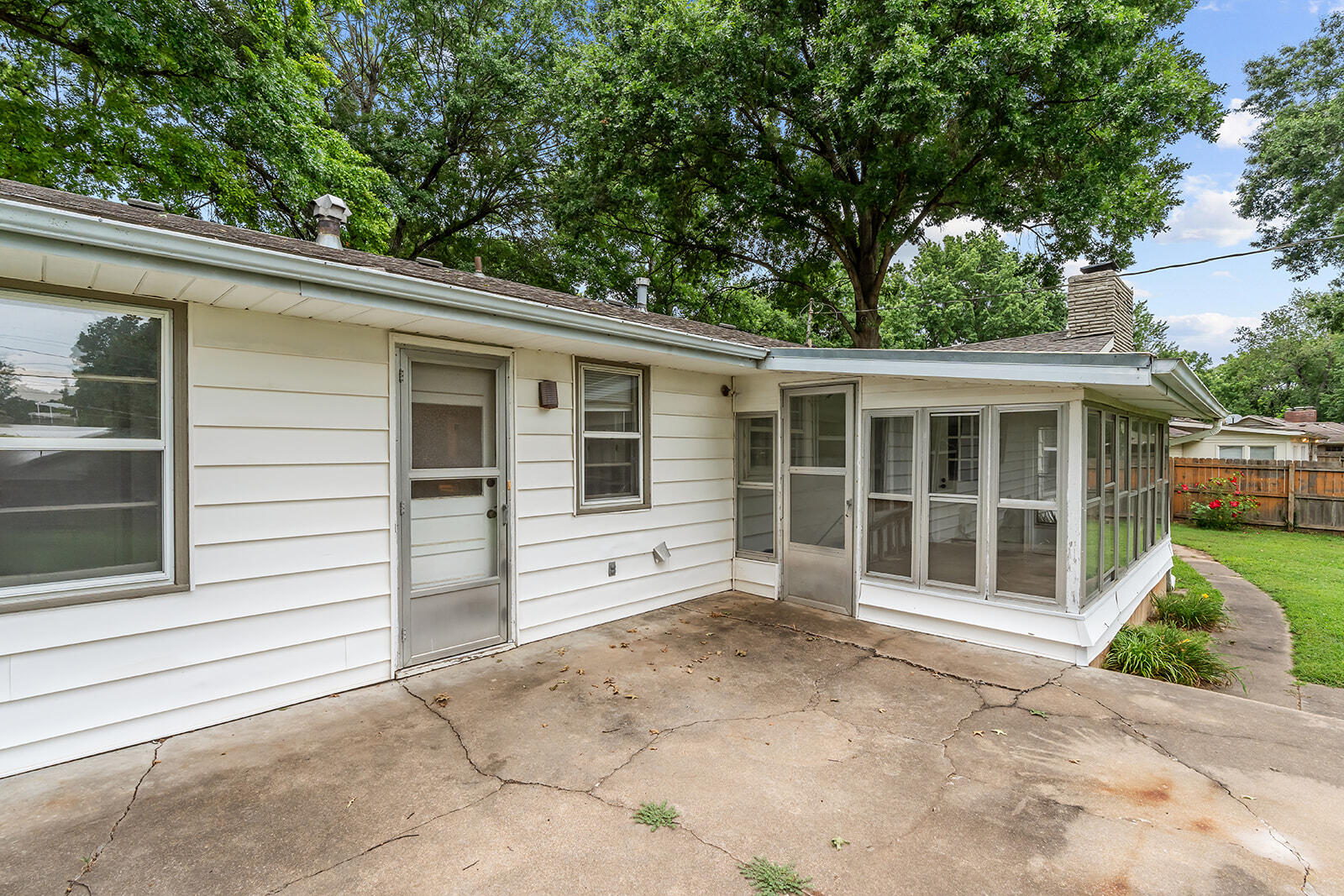 Photo 40 - Residential for sale – 2266 S Meadowview Avenue  Springfield, MO