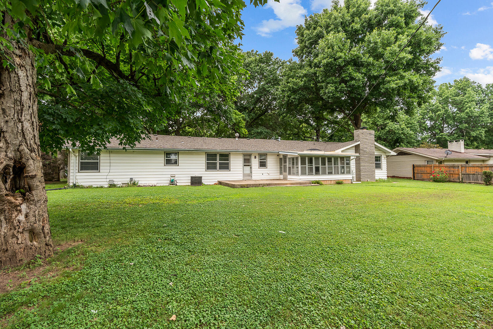 Photo 45 - Residential for sale – 2266 S Meadowview Avenue  Springfield, MO