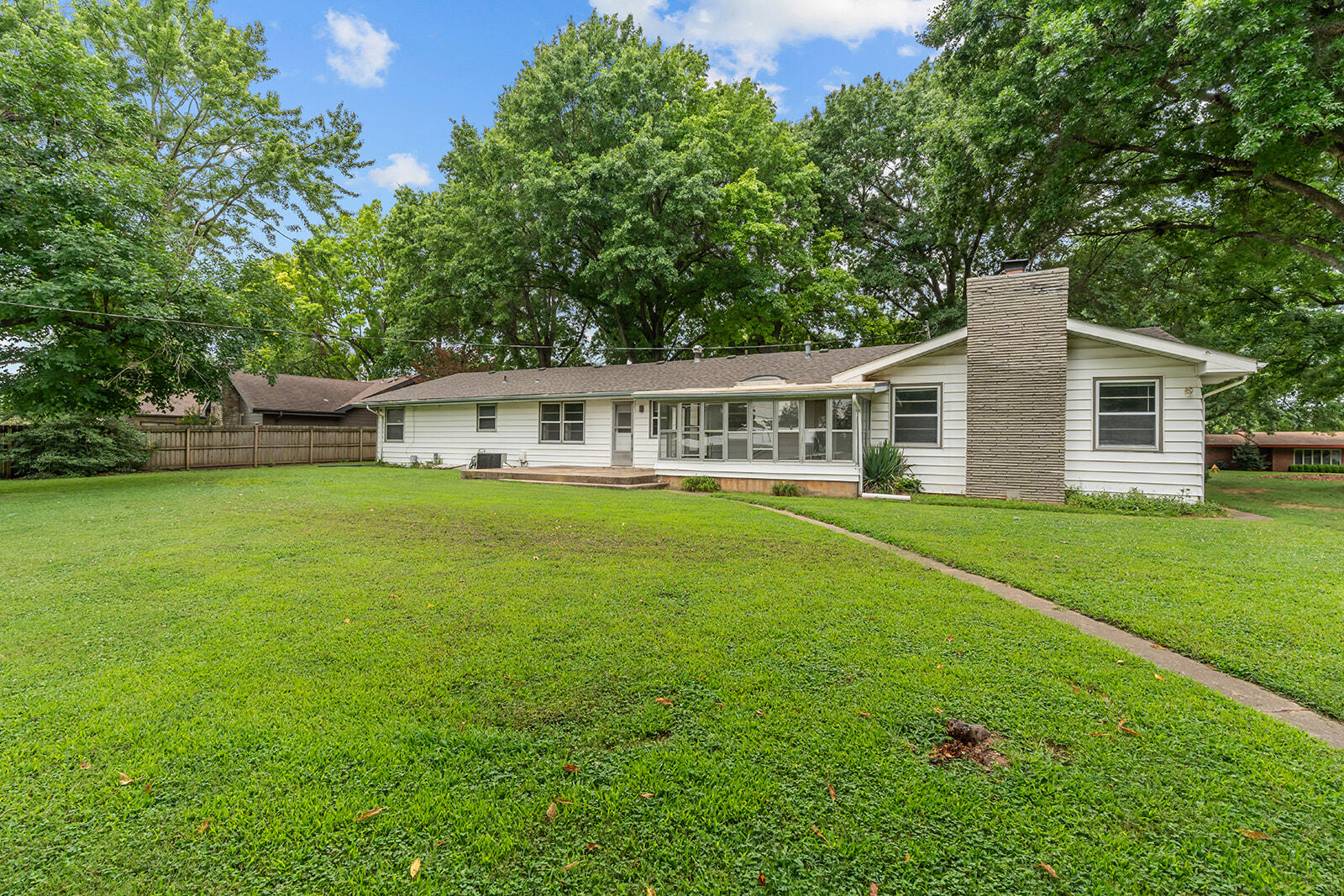Photo 46 - Residential for sale – 2266 S Meadowview Avenue  Springfield, MO