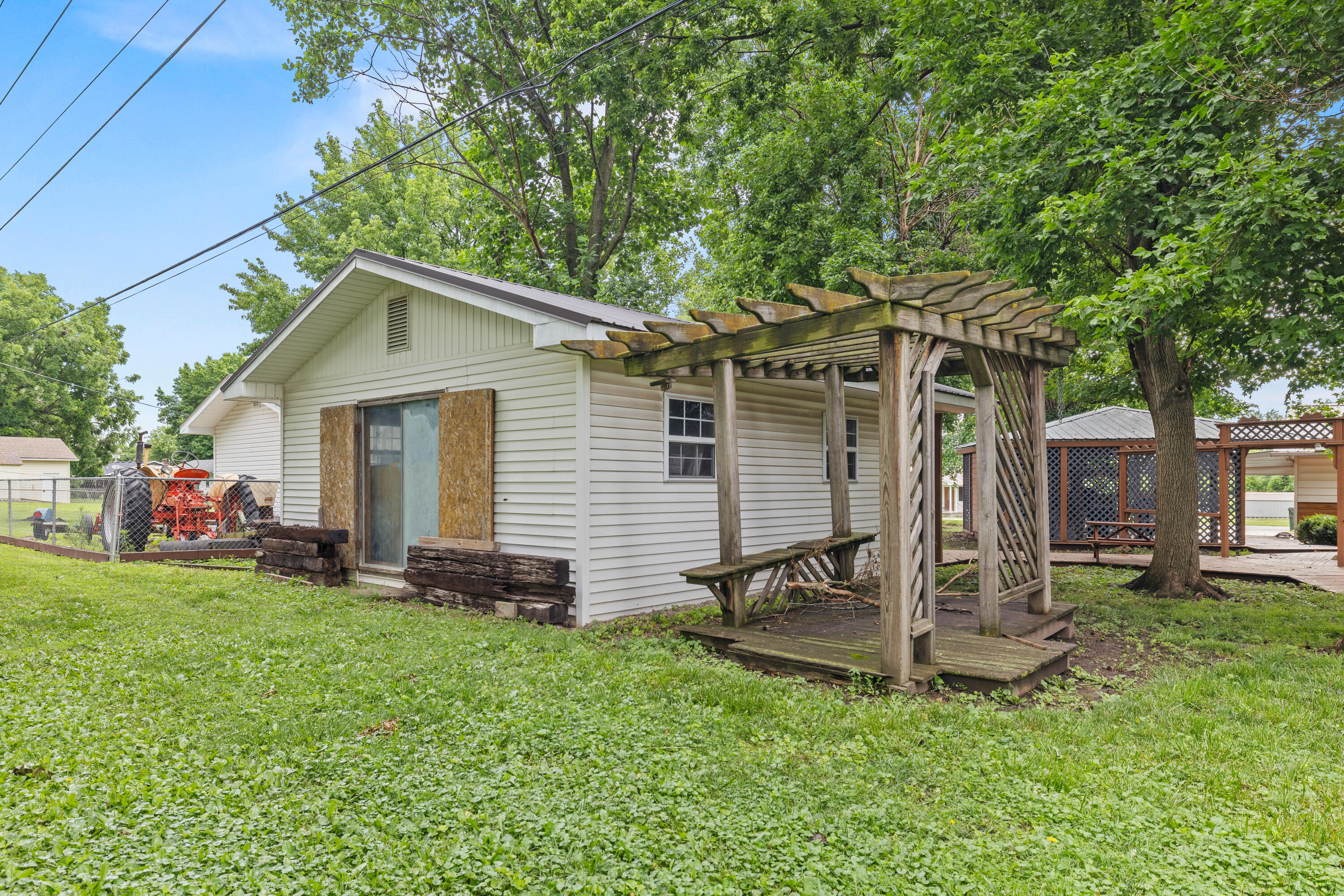 Photo 37 - Residential for sale – 1343  Woodlawn Avenue  Mt Vernon, MO