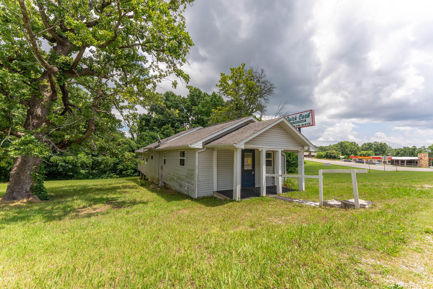 Photo 6 - Commercial Sale for sale – 356  Highway 5   Pontiac, MO