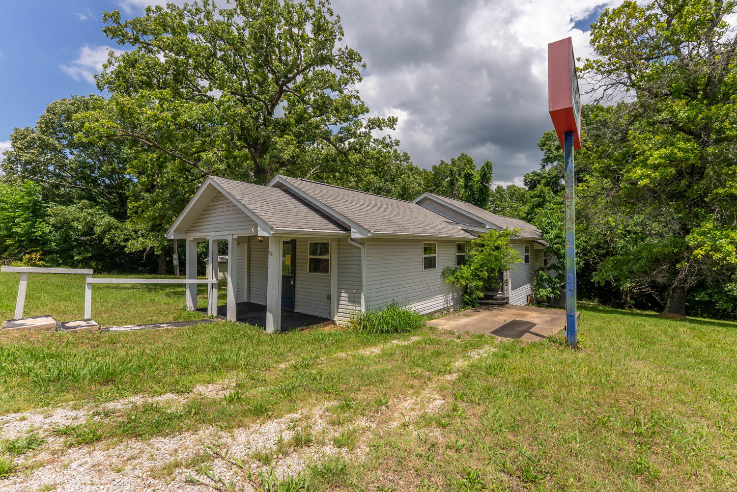 Photo 5 - Commercial Sale for sale – 356  Highway 5   Pontiac, MO