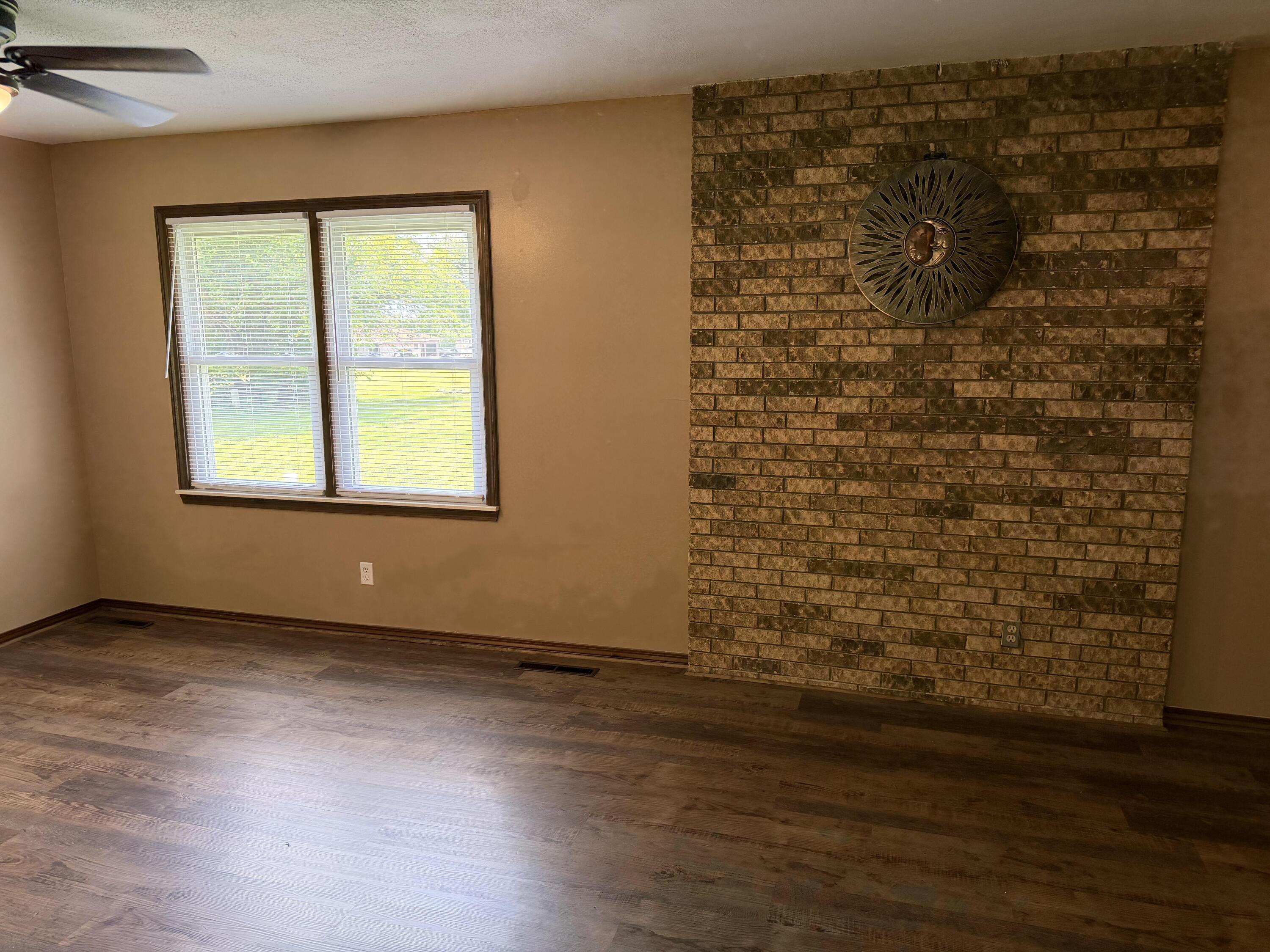 Photo 9 - Residential for sale – 17  Sherwood Trail  Buffalo, MO
