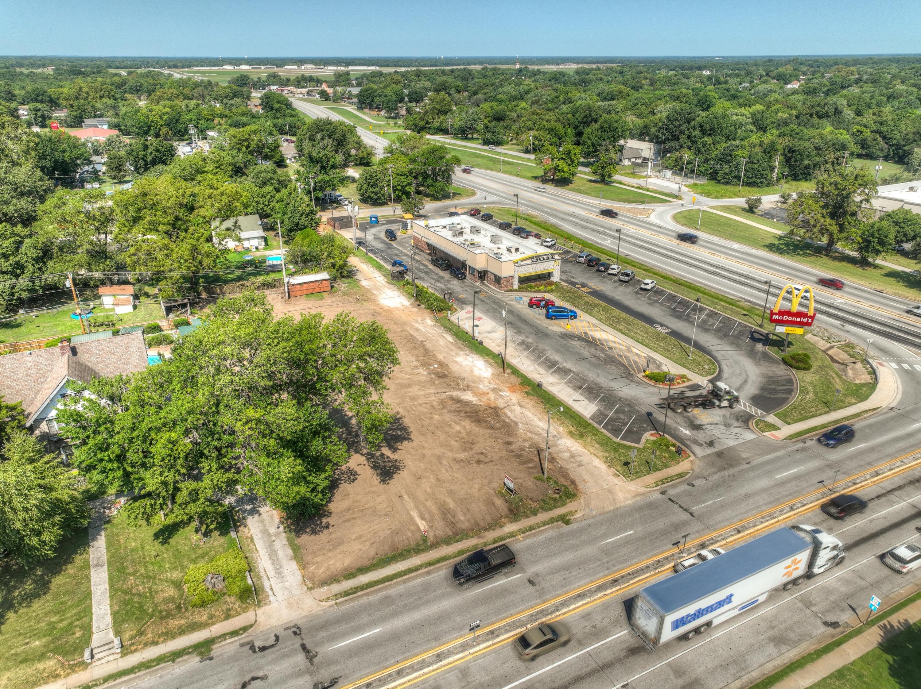 Photo 5 - Commercial Sale for sale – 502 S Madison Street  Webb City, MO