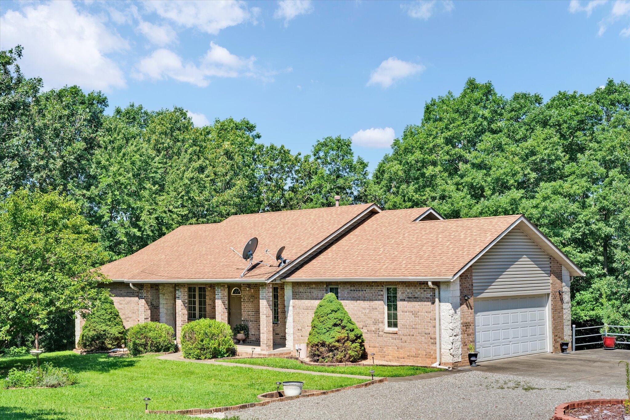 Photo 4 - Residential for sale – 538  Munson Hill Drive  Marshfield, MO