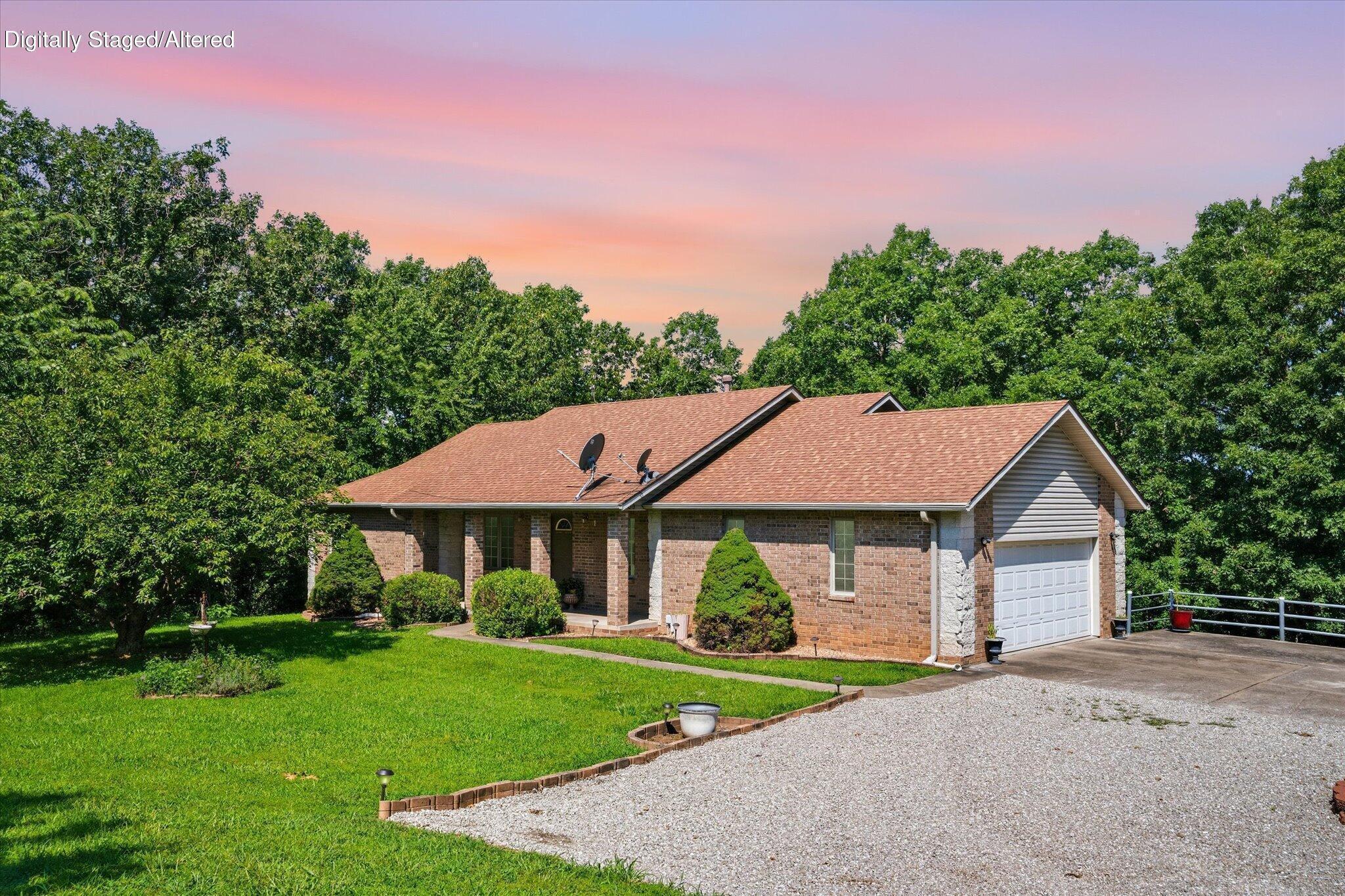 Photo 3 - Residential for sale – 538  Munson Hill Drive  Marshfield, MO