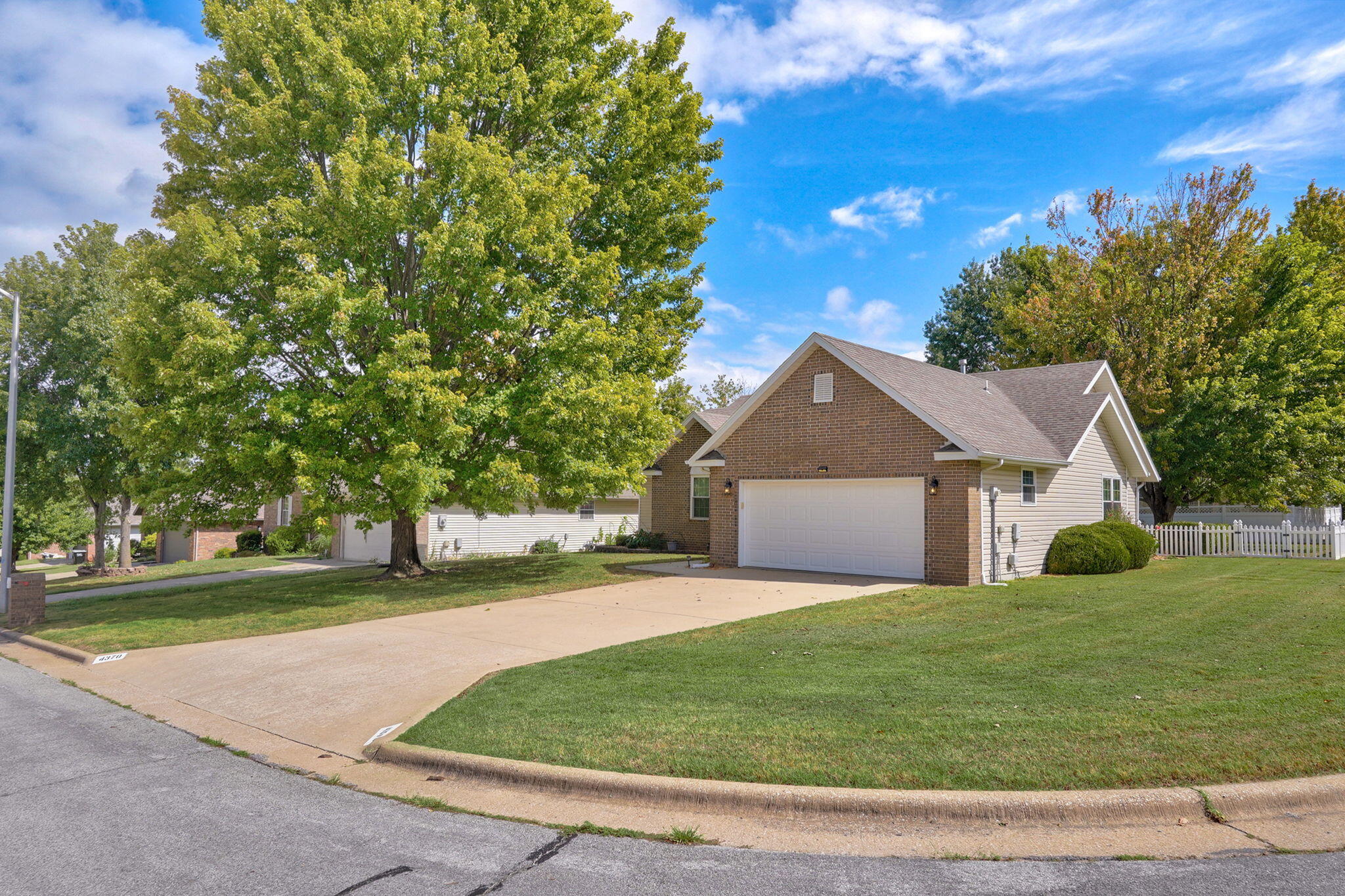 Photo 3 - Residential for sale – 4370 S York Avenue  Springfield, MO