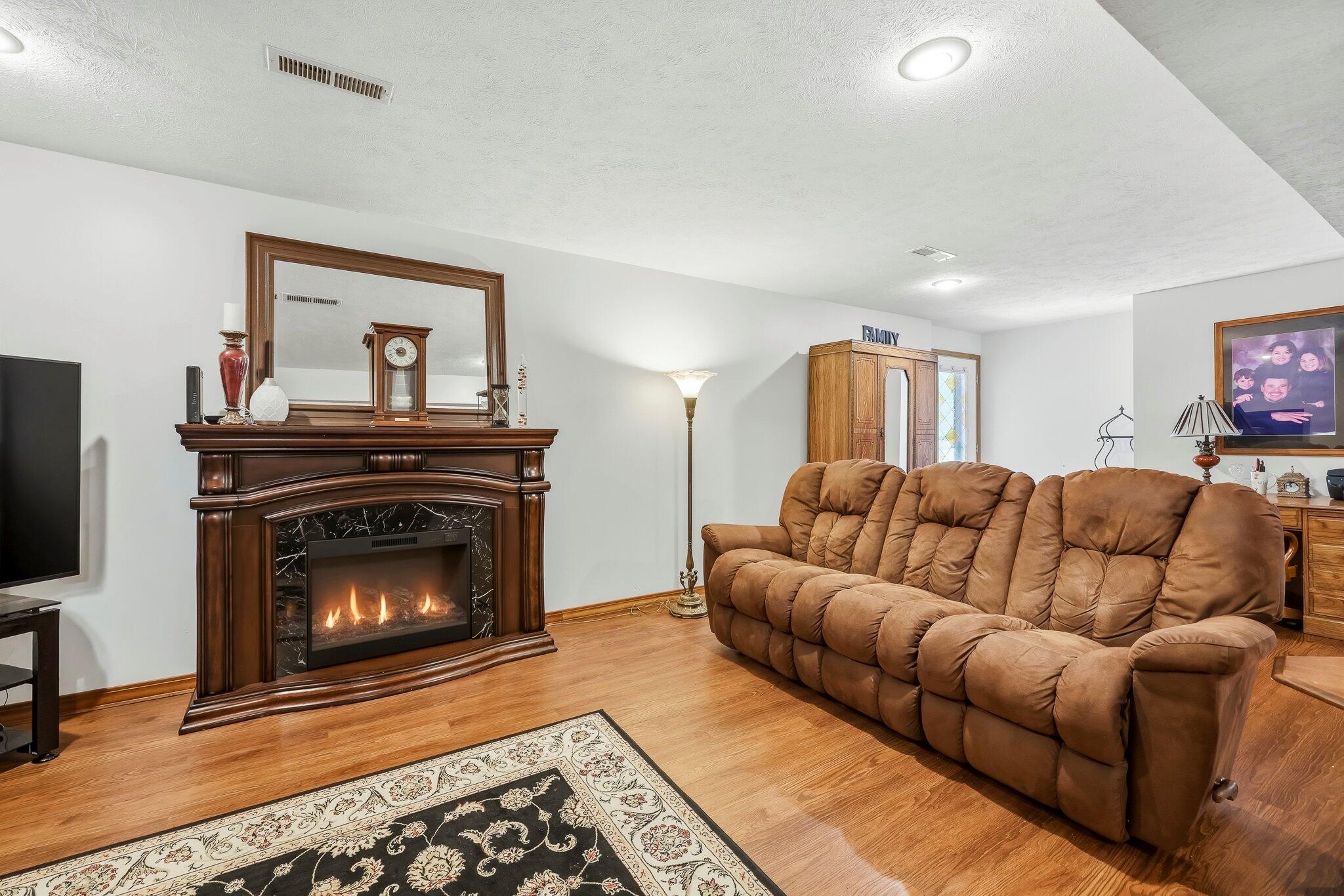 Photo 23 - Residential for sale – 1109  Glen Oaks Drive  Nixa, MO