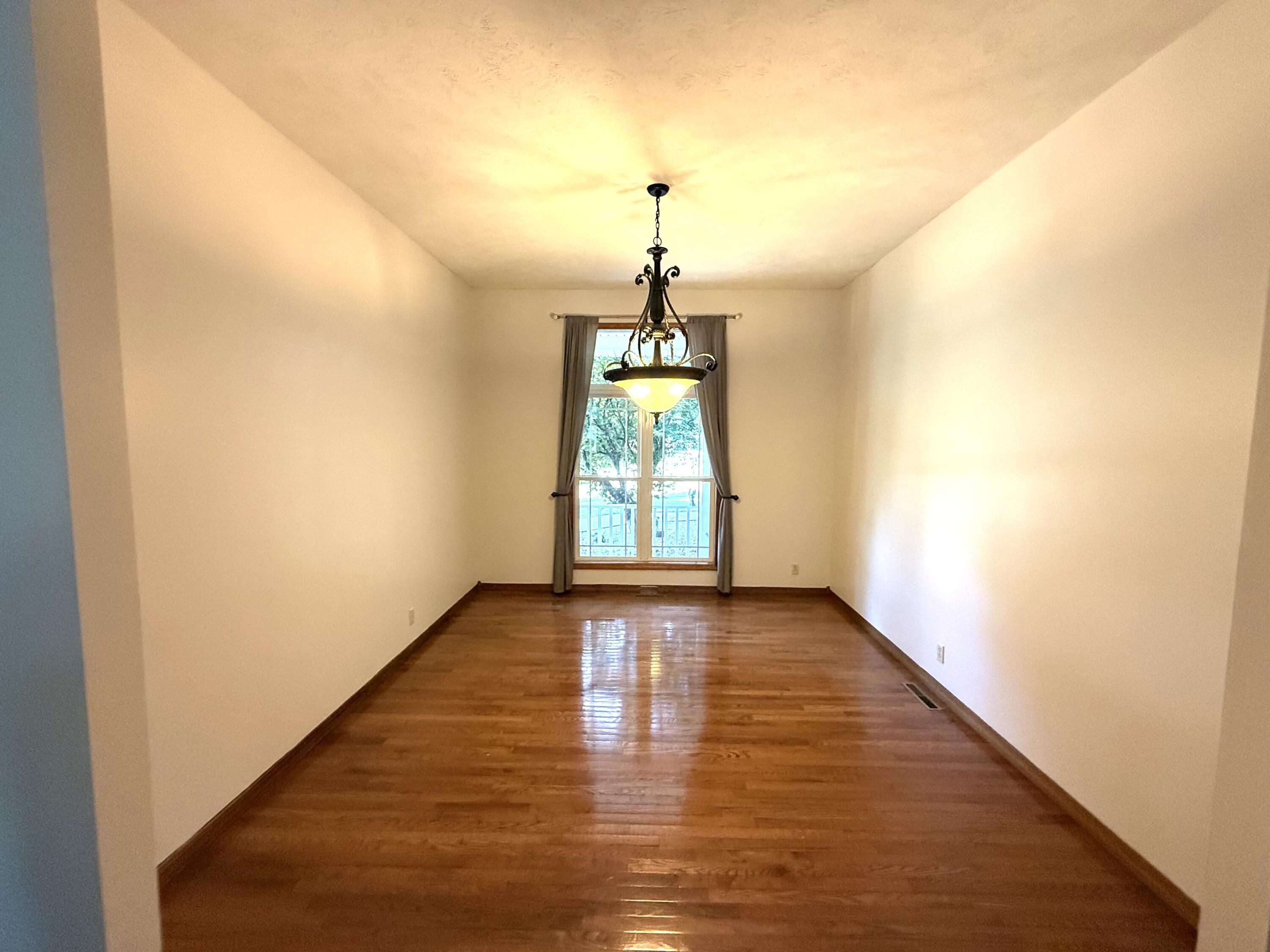 Photo 12 - Residential for sale – 1109  Glen Oaks Drive  Nixa, MO