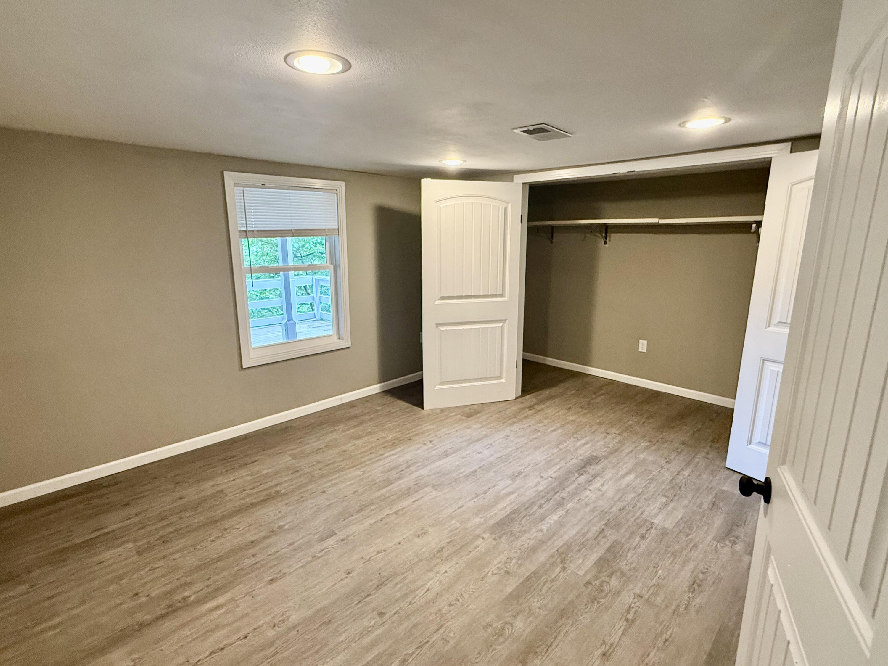 Photo 10 - Residential for sale – 802 S 5th Street  Branson, MO