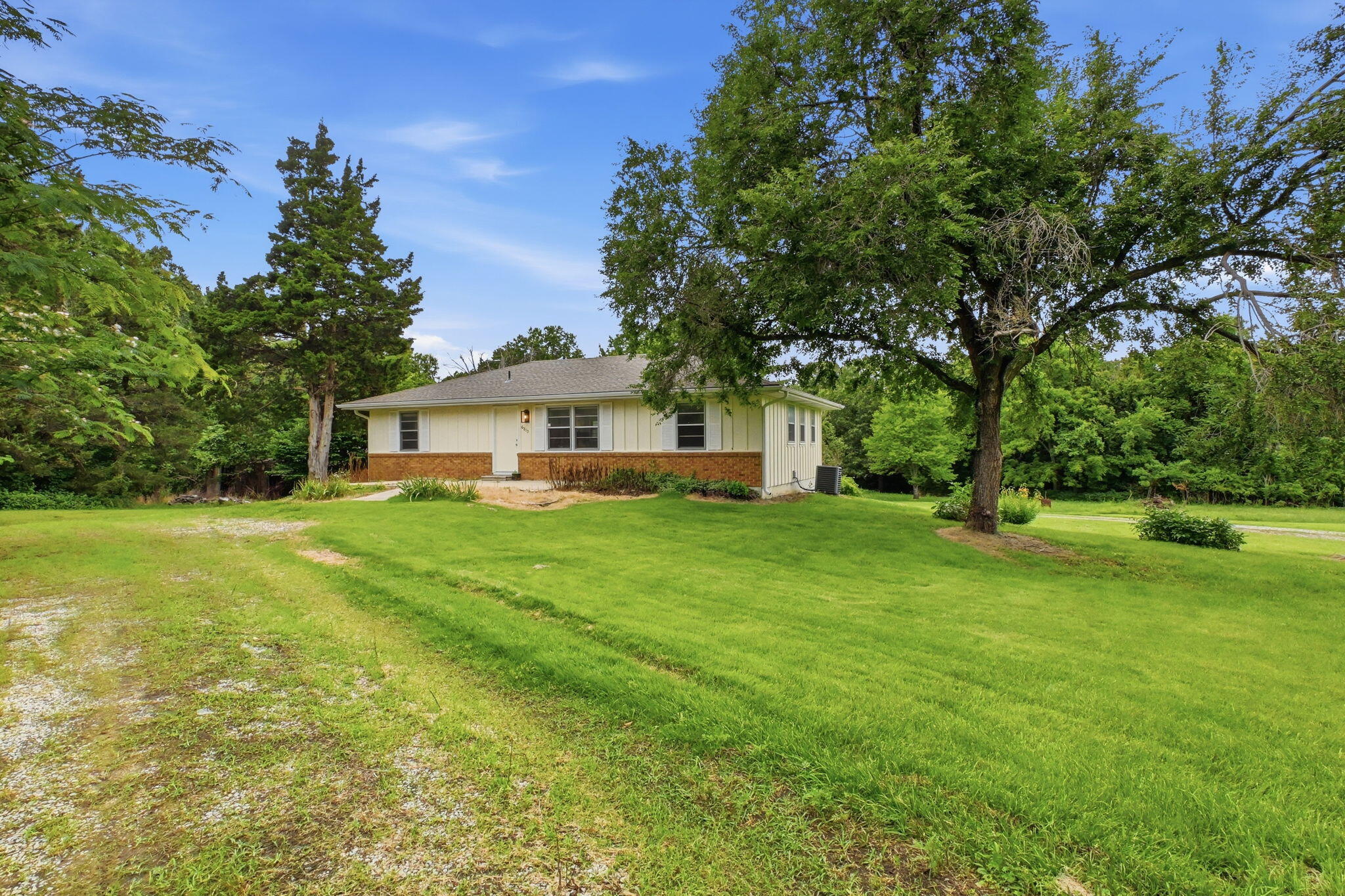 Photo 4 - Farm for sale – 6815  Us-54   Collins, MO