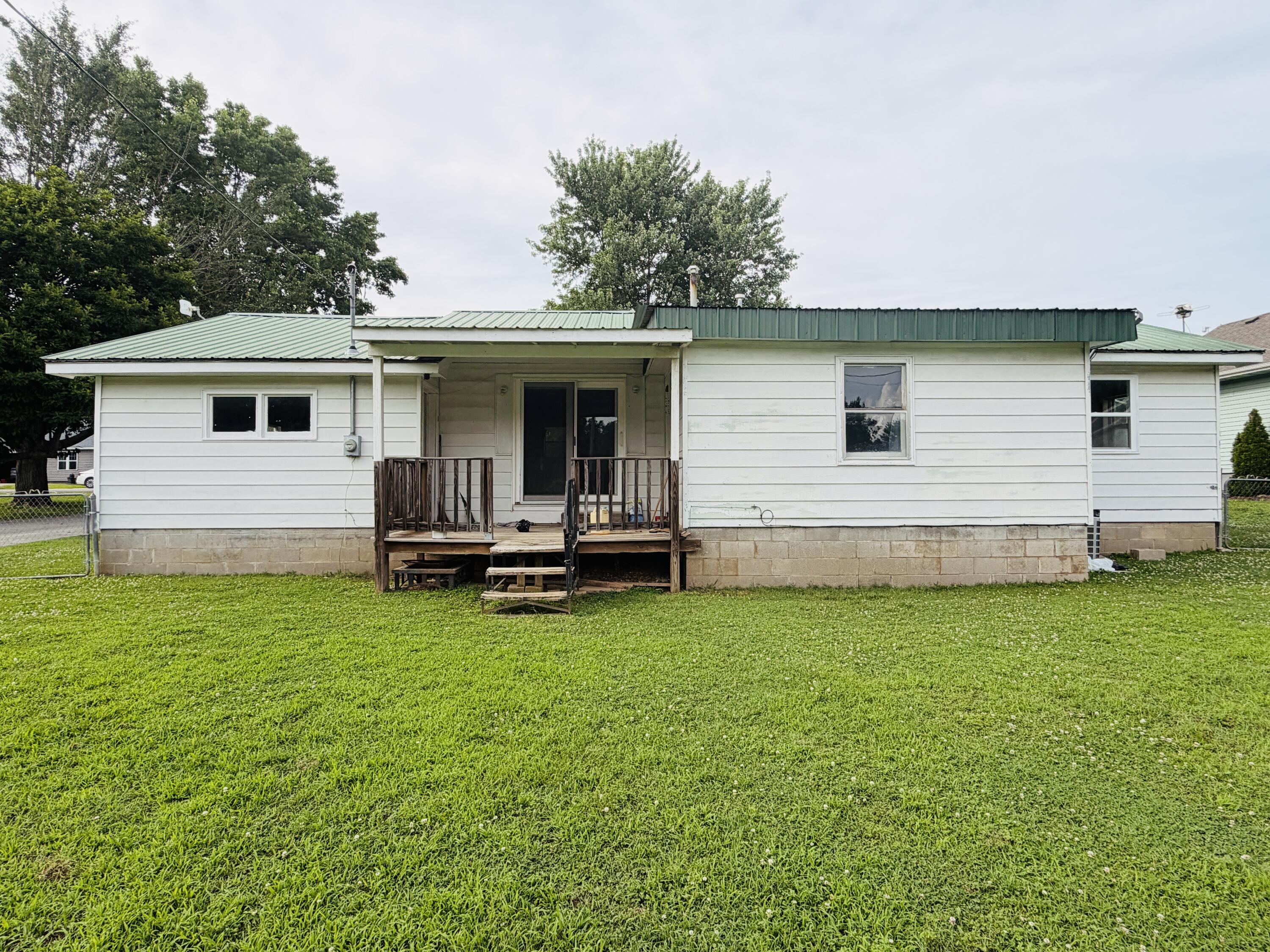 Photo 5 - Residential for sale – 204 W Oak Street  Stockton, MO