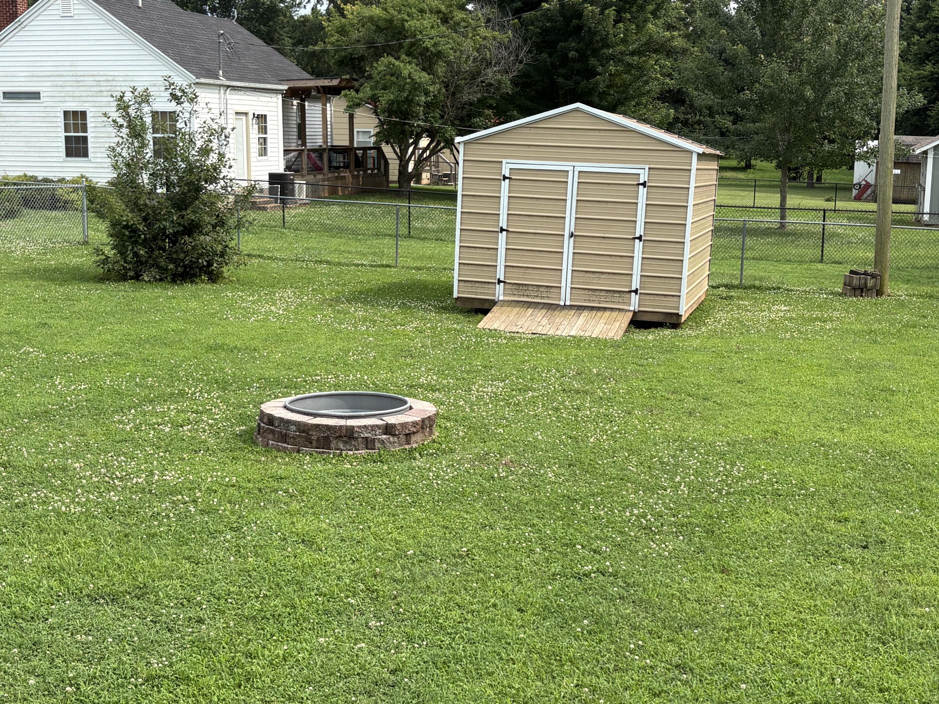 Photo 6 - Residential for sale – 204 W Oak Street  Stockton, MO