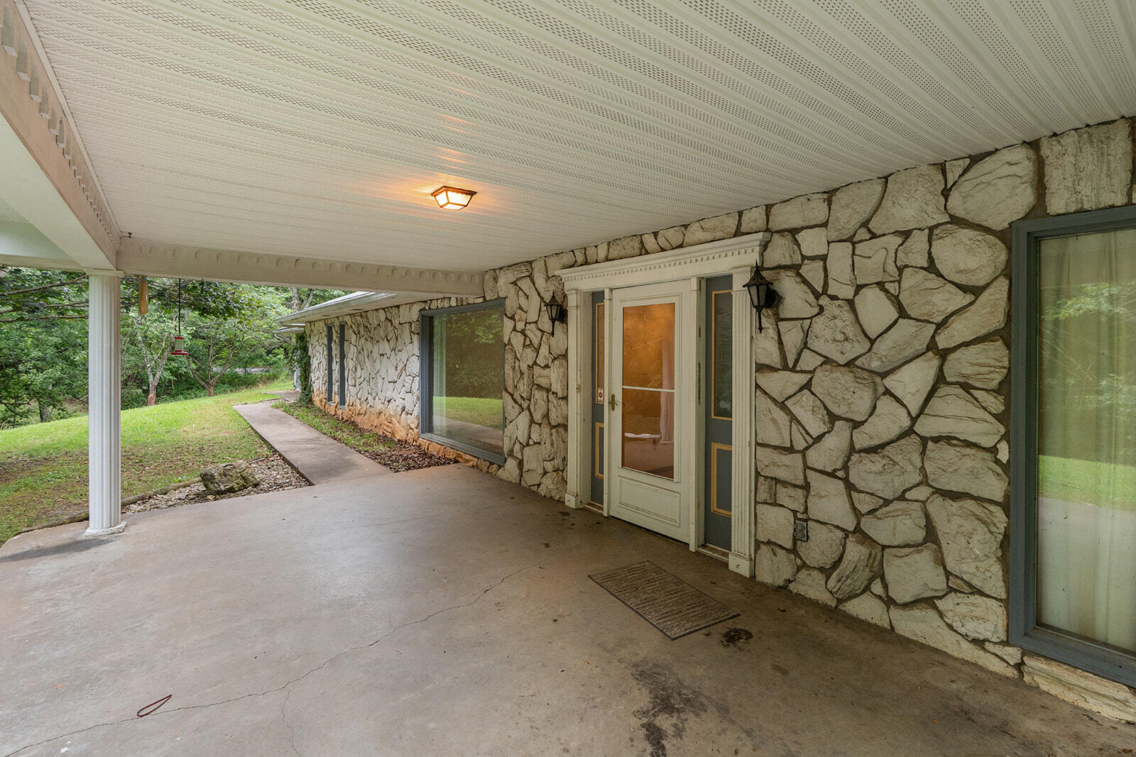 Photo 3 - Residential for sale – 612  Stoneshire Drive  Highlandville, MO