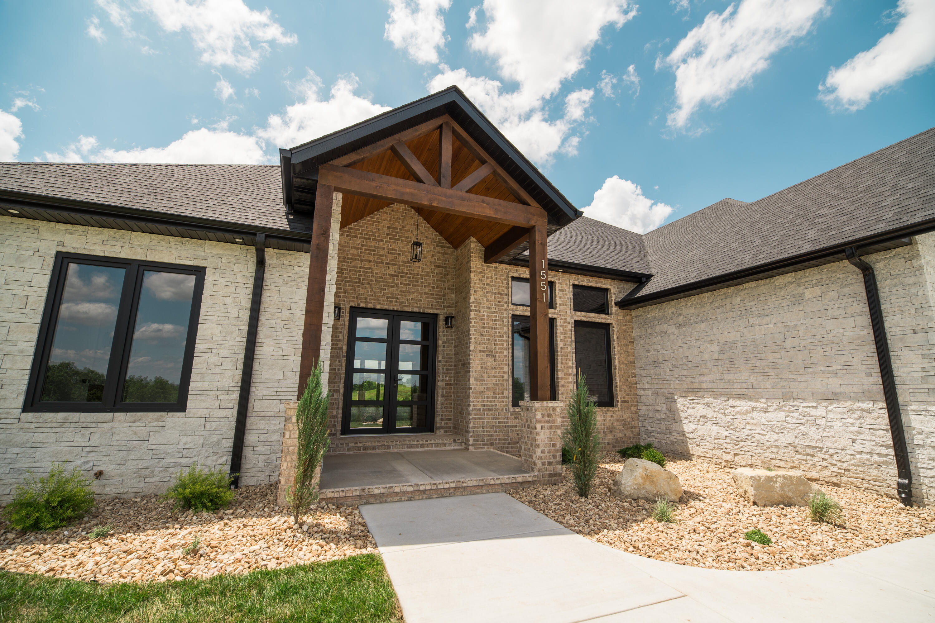 Photo 4 - Residential for sale – 1551 S Millridge Court  Nixa, MO