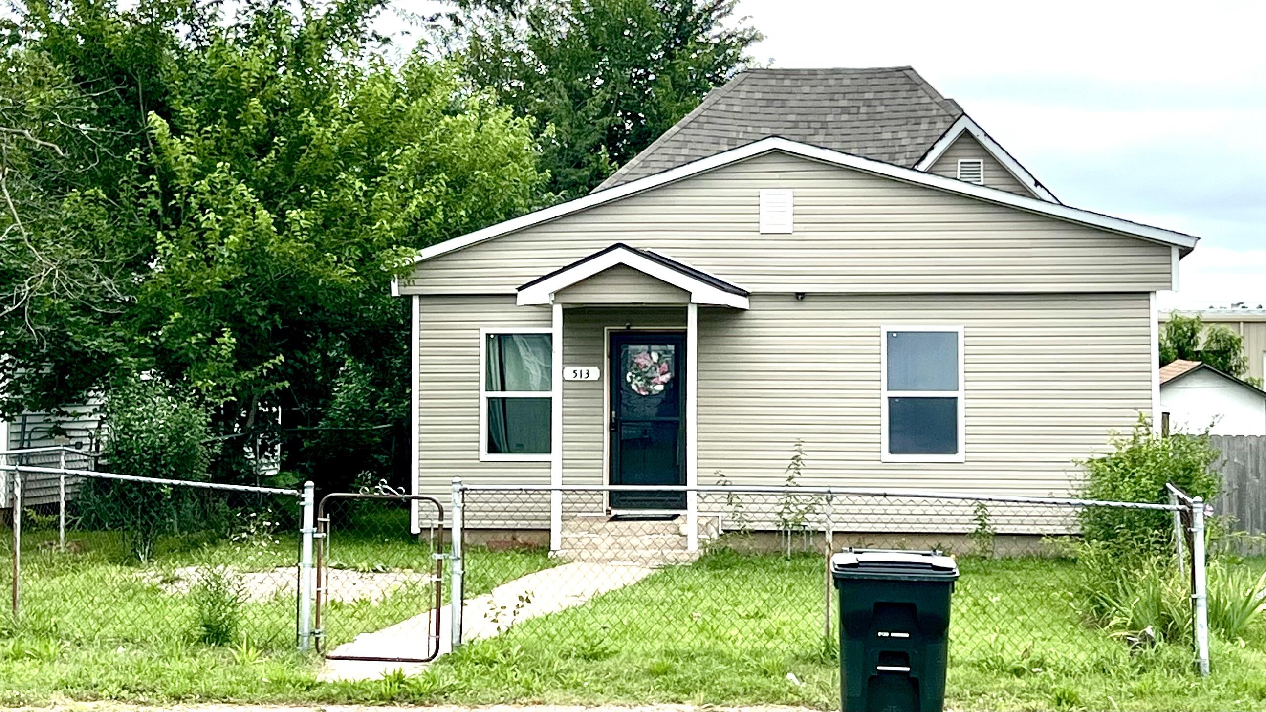 Photo 2 - Residential for sale – 513  16th Street  Monett, MO