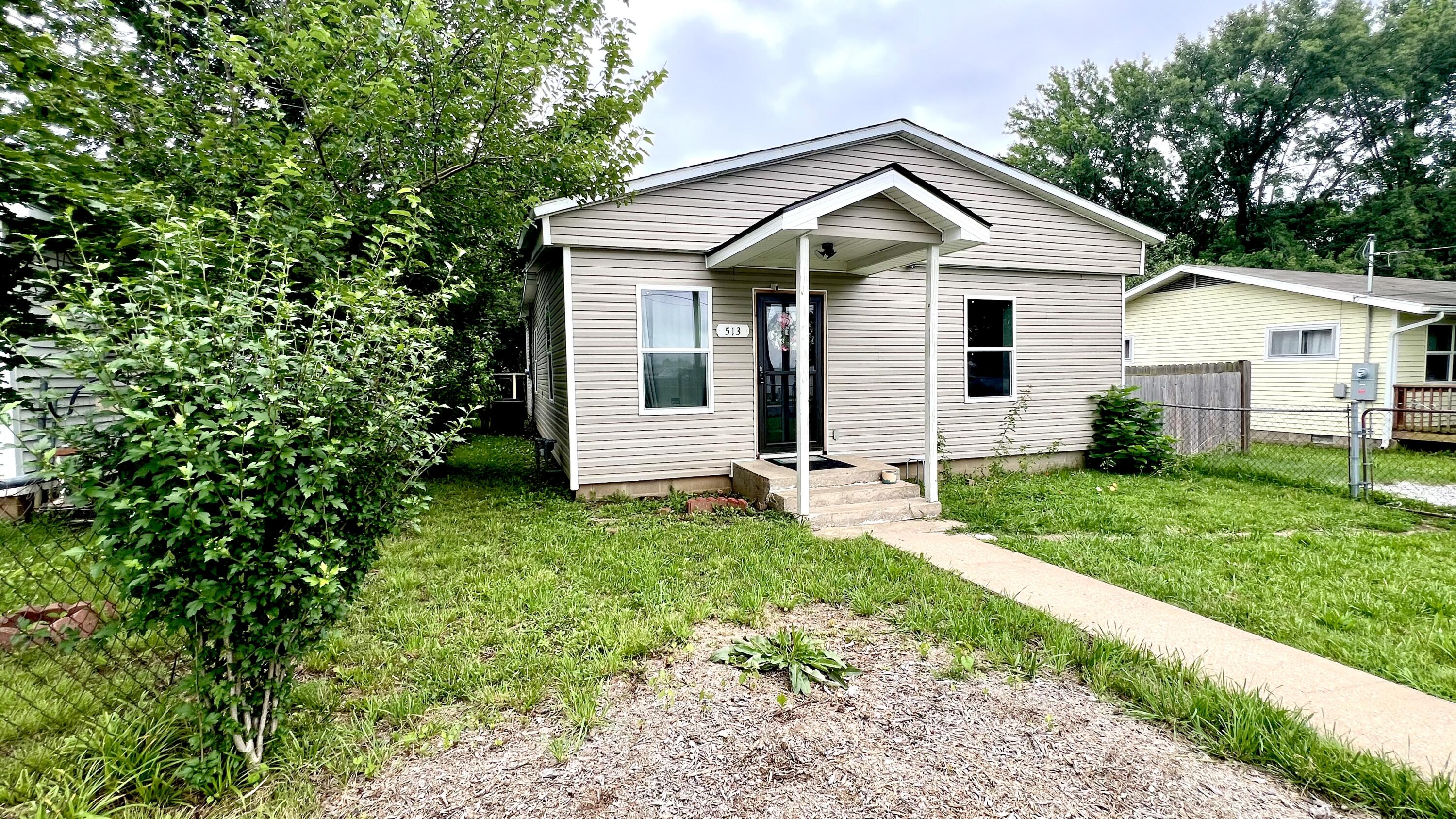 Residential for sale – 513  16th Street  Monett, MO