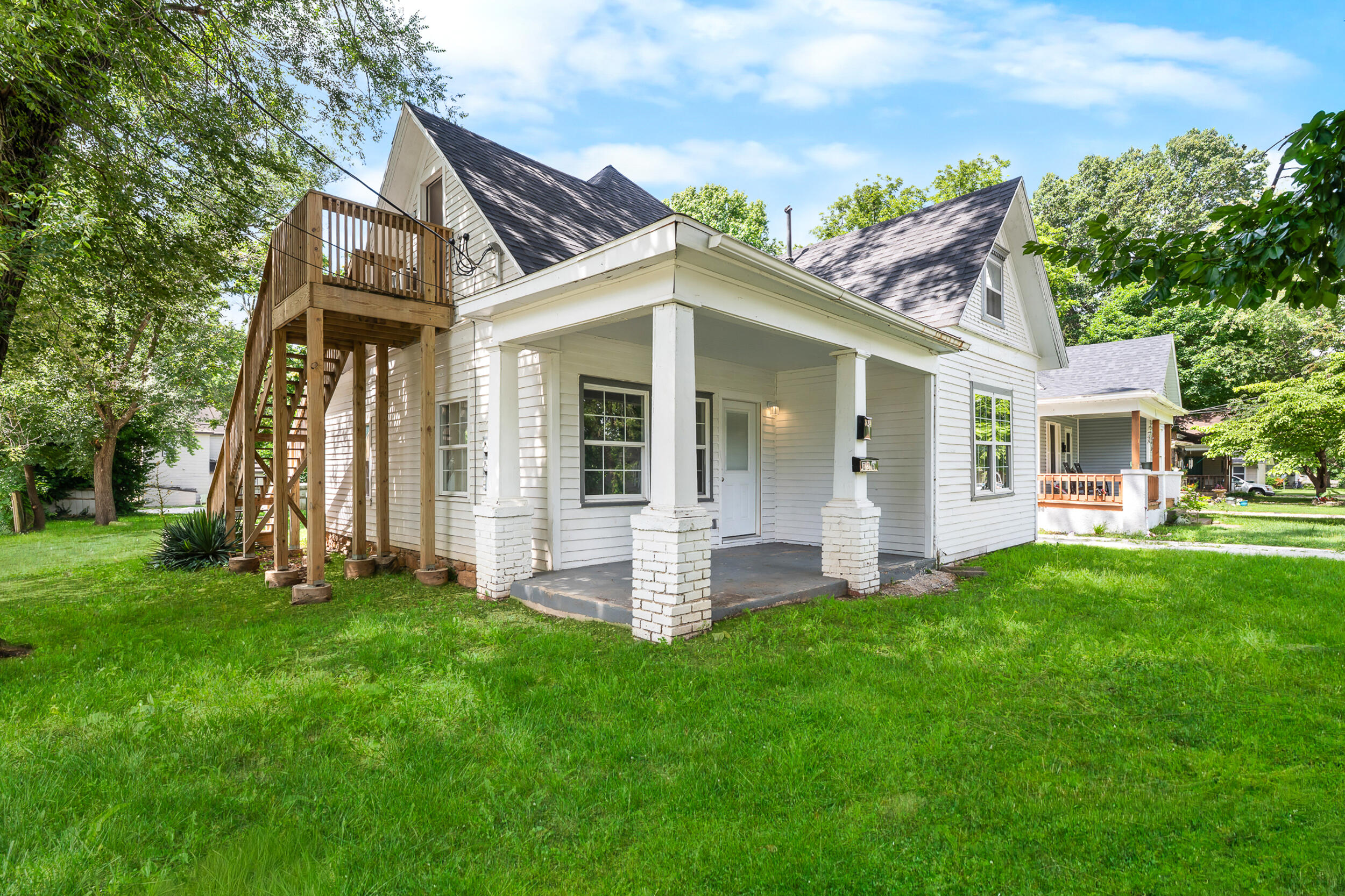 Photo 4 - Residential for sale – 824 W Elm Street  Springfield, MO