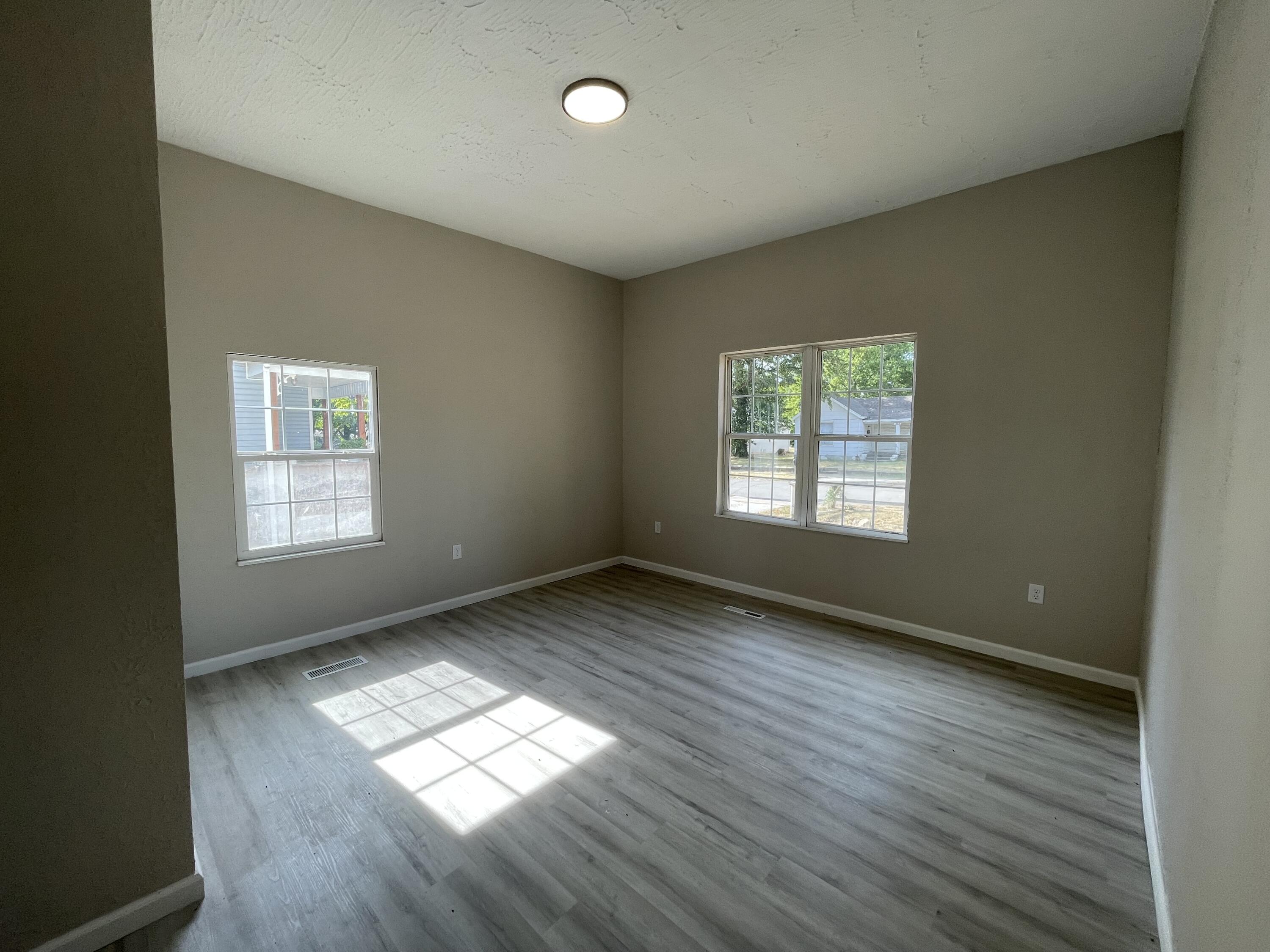 Photo 11 - Residential for sale – 824 W Elm Street  Springfield, MO