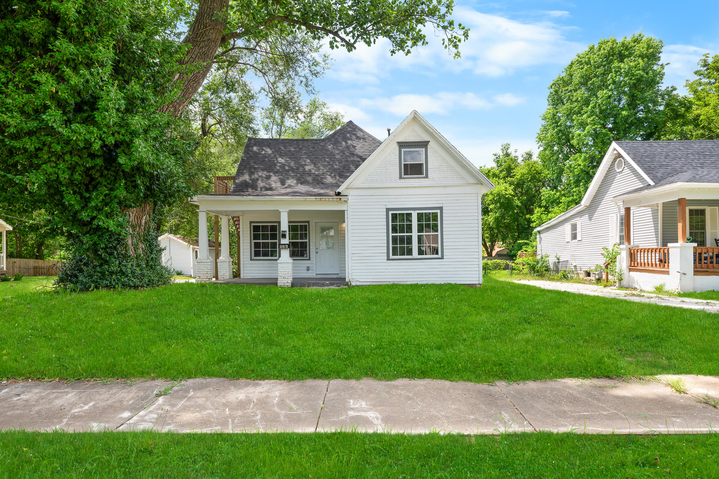 Residential for sale – 824 W Elm Street  Springfield, MO
