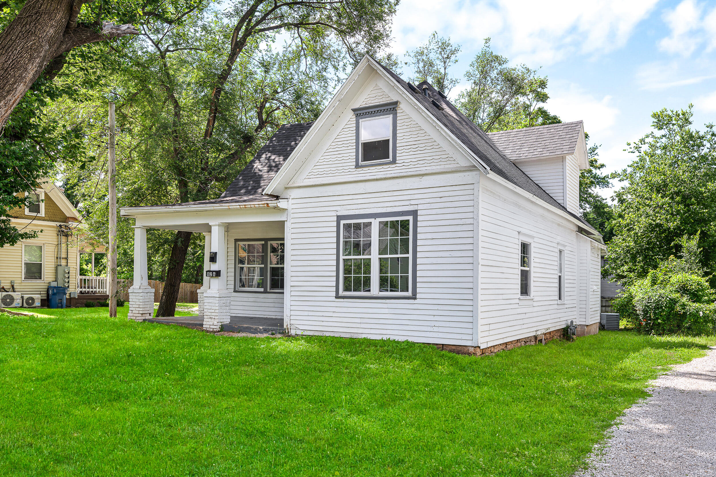 Photo 3 - Residential for sale – 824 W Elm Street  Springfield, MO