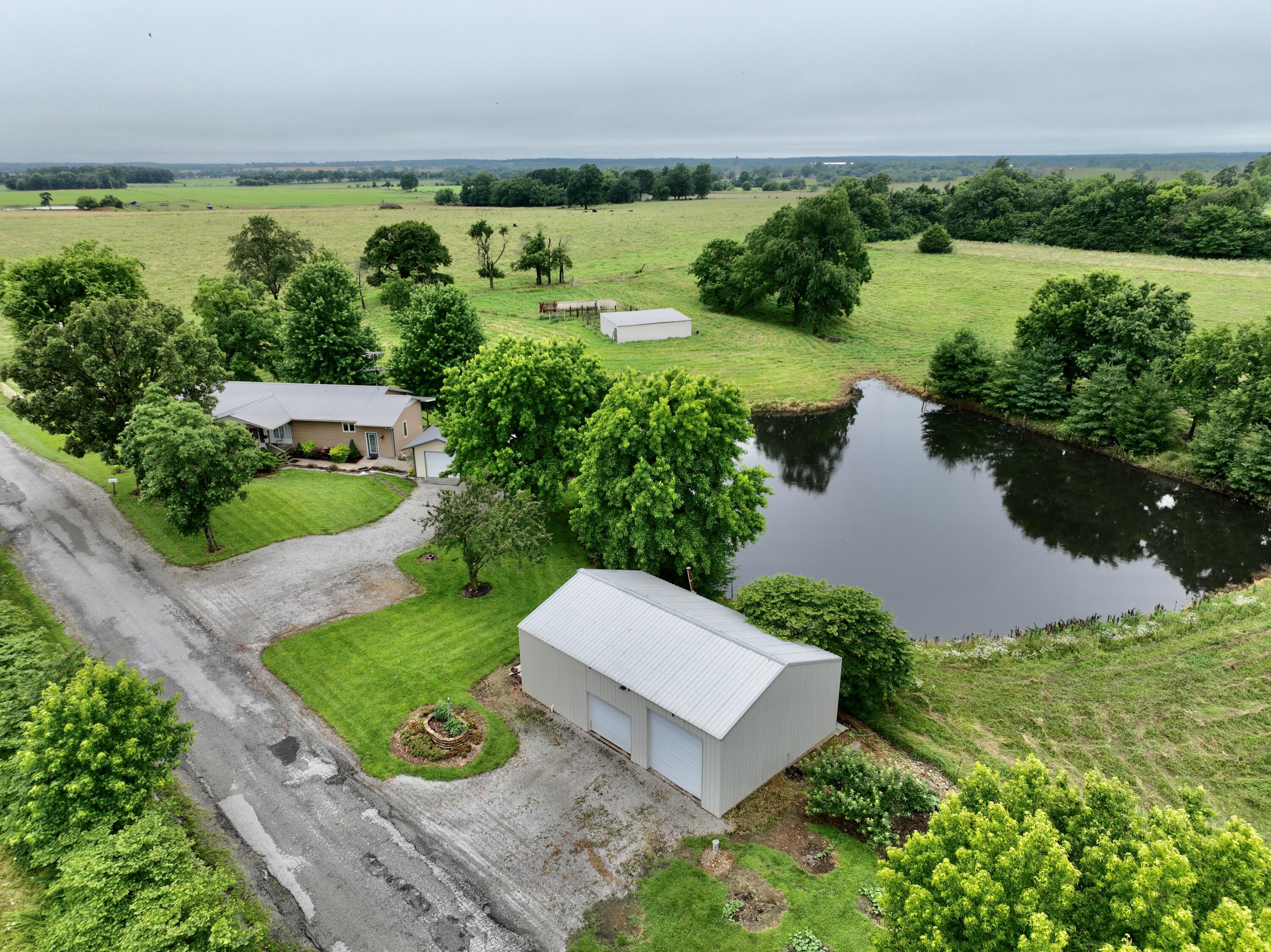 Photo 2 - Residential for sale – 12459  Farm Road 1015   Exeter, MO
