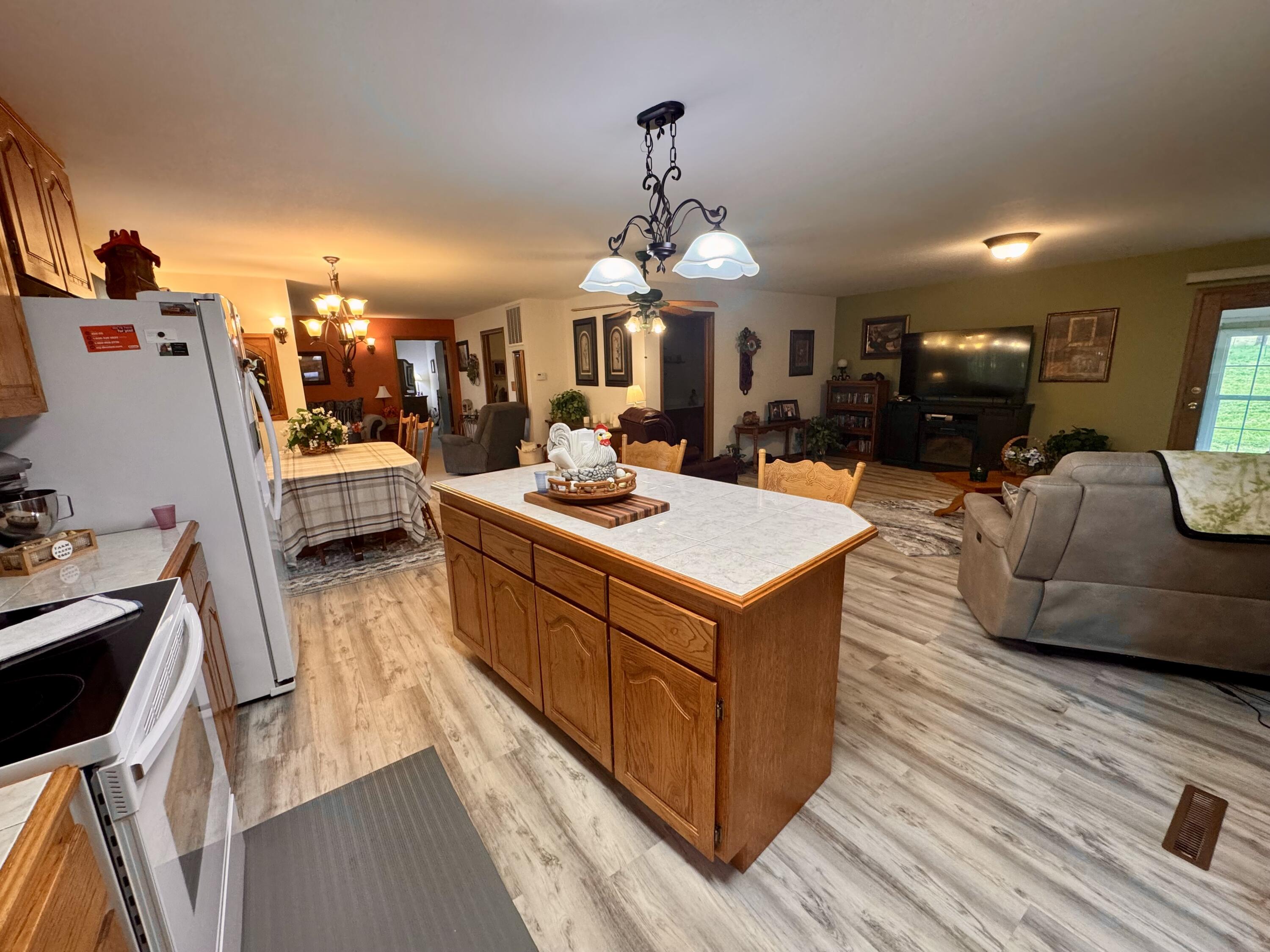 Photo 32 - Residential for sale – 12459  Farm Road 1015   Exeter, MO