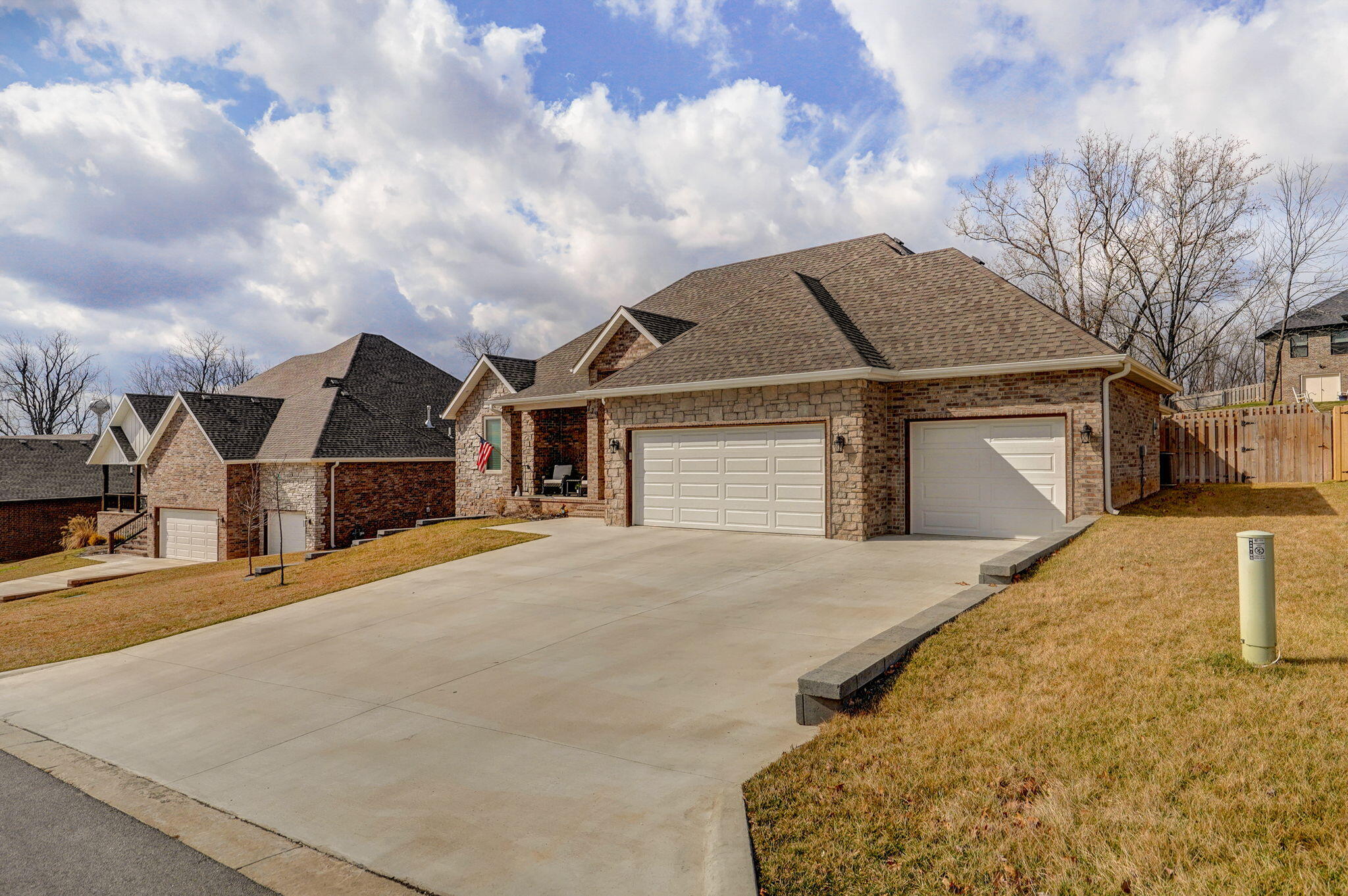 Photo 2 - Residential for sale – 129 N Glengary Drive  Nixa, MO