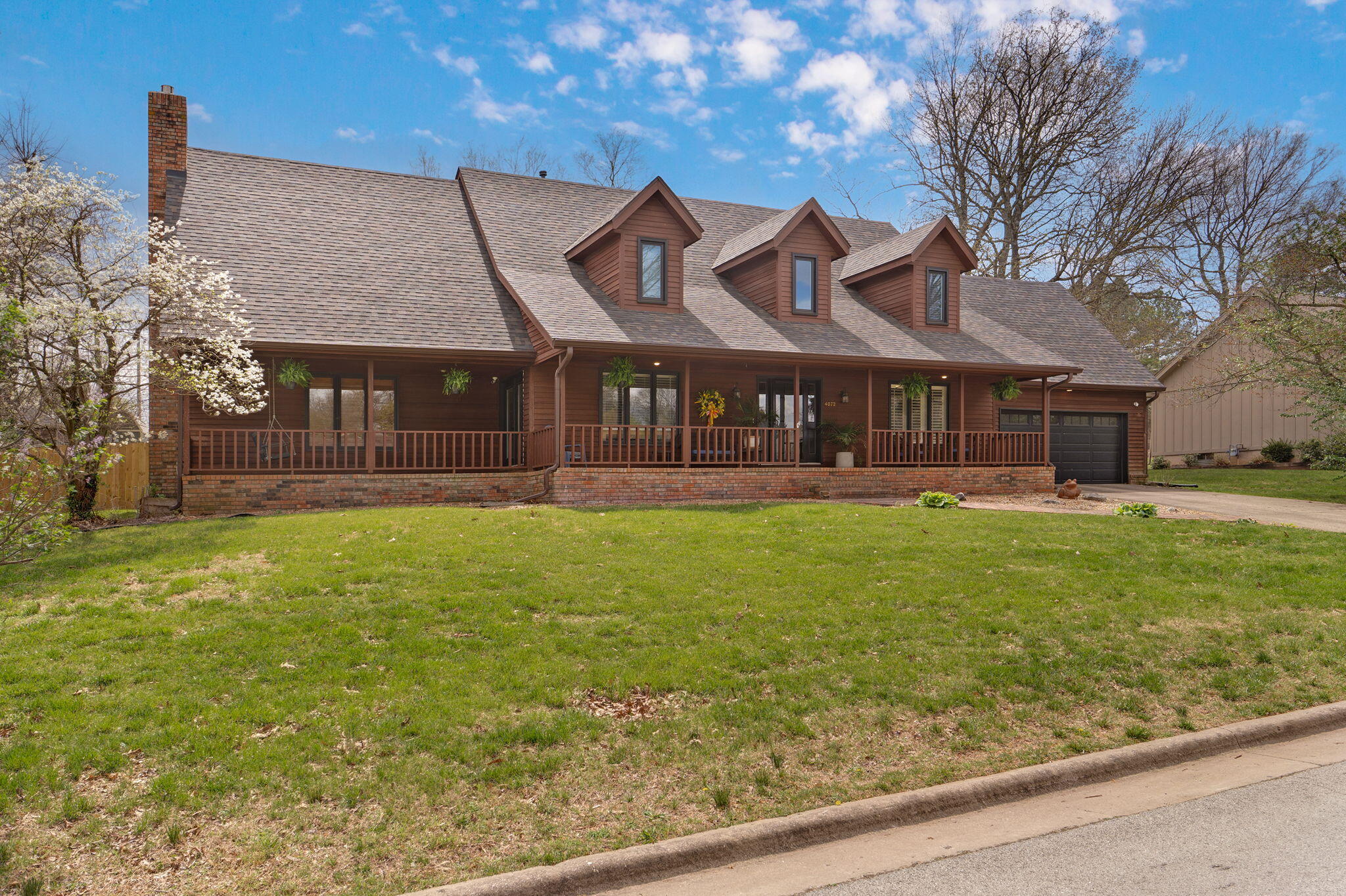 Photo 4 - Residential for sale – 4072 E Linwood Street  Springfield, MO