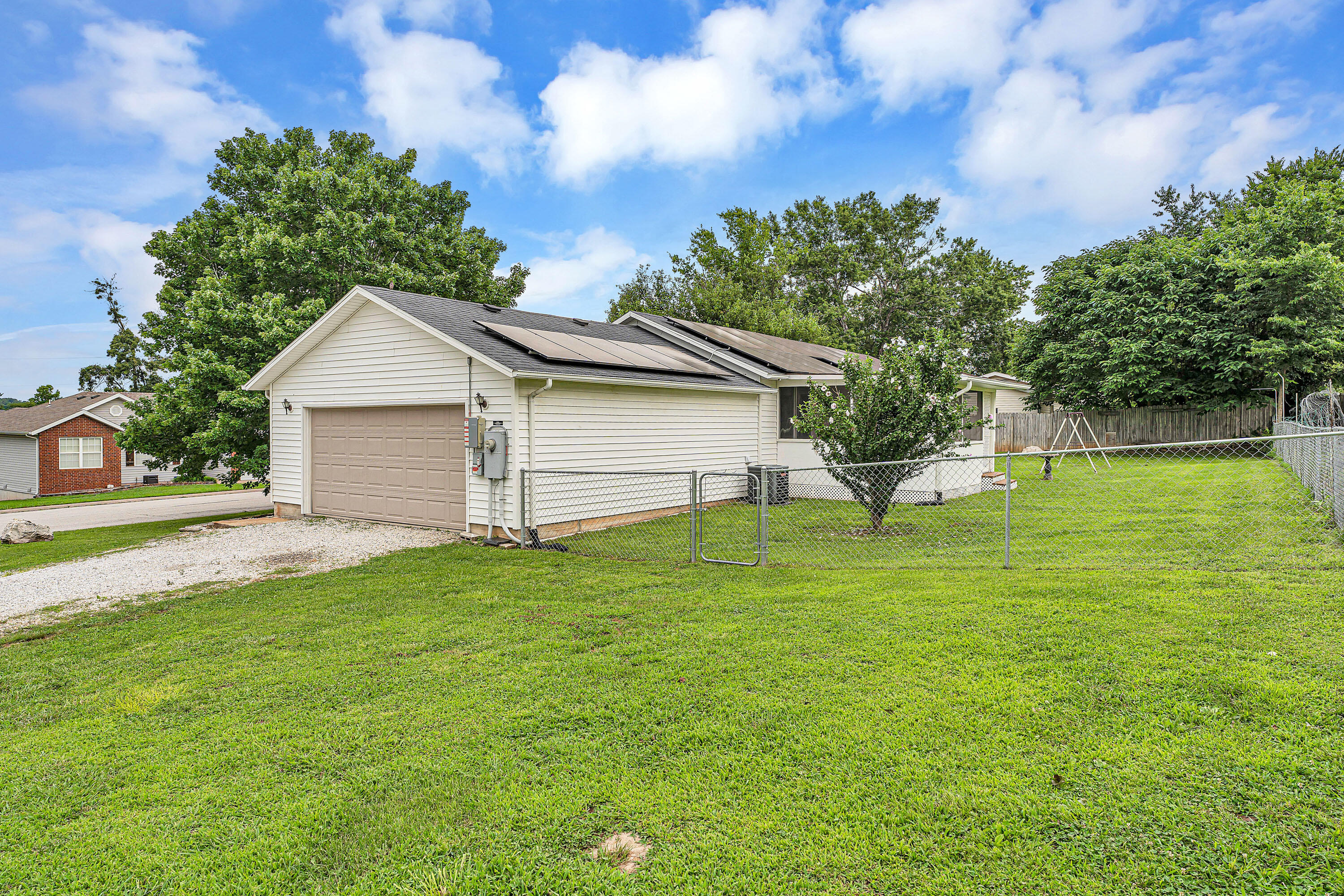 Photo 8 - Residential for sale – 1602 W Robin Street  Ozark, MO