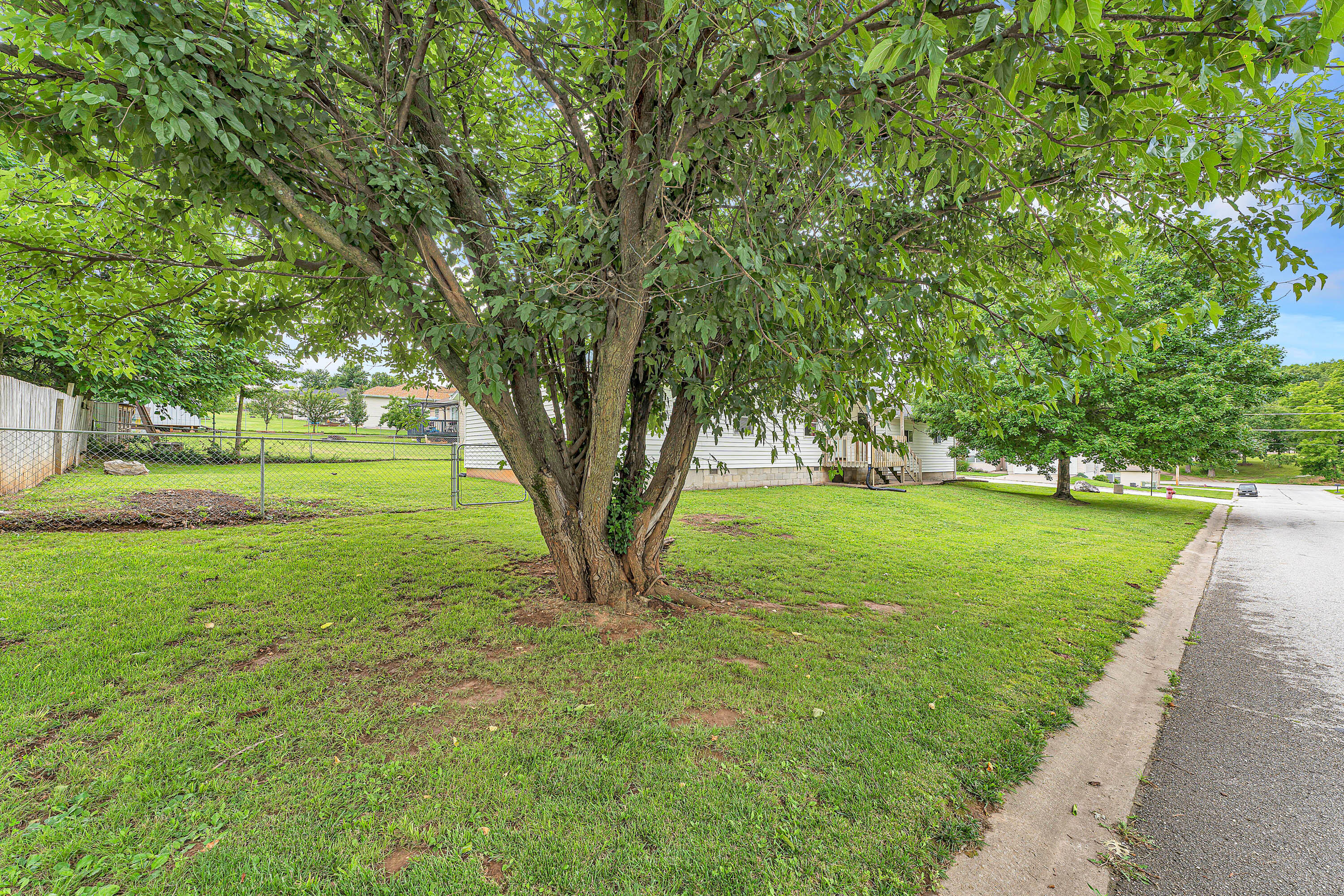 Photo 3 - Residential for sale – 1602 W Robin Street  Ozark, MO