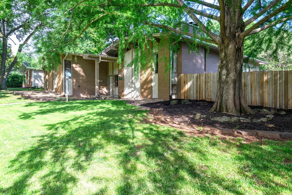 Photo 3 - Residential for sale – 2291 E Mirabeau Street  Springfield, MO