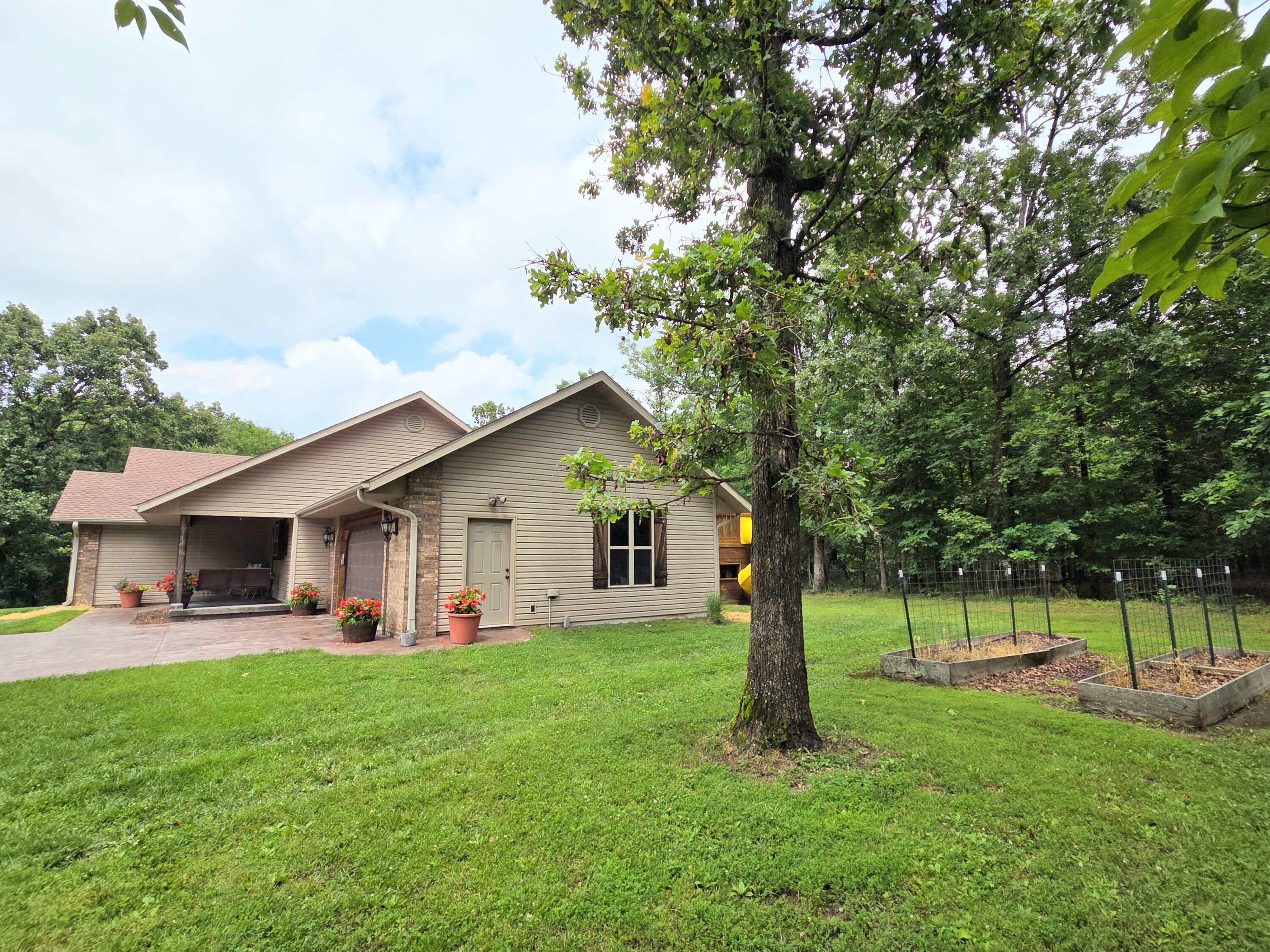 Photo 7 - Residential for sale – 1346  Golf Course Road  Marshfield, MO