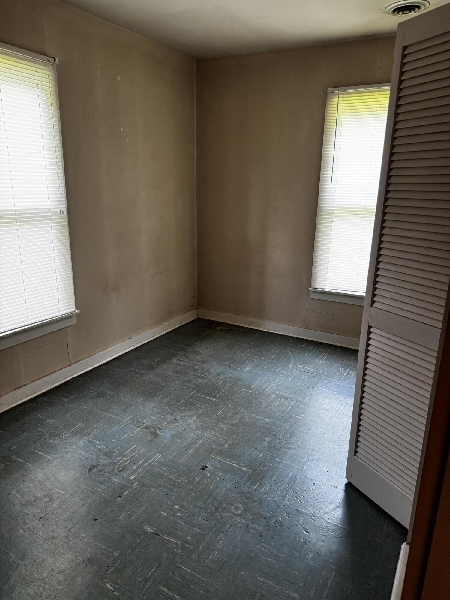 Photo 13 - Residential for sale – 1407  Grand Street  Lamar, MO