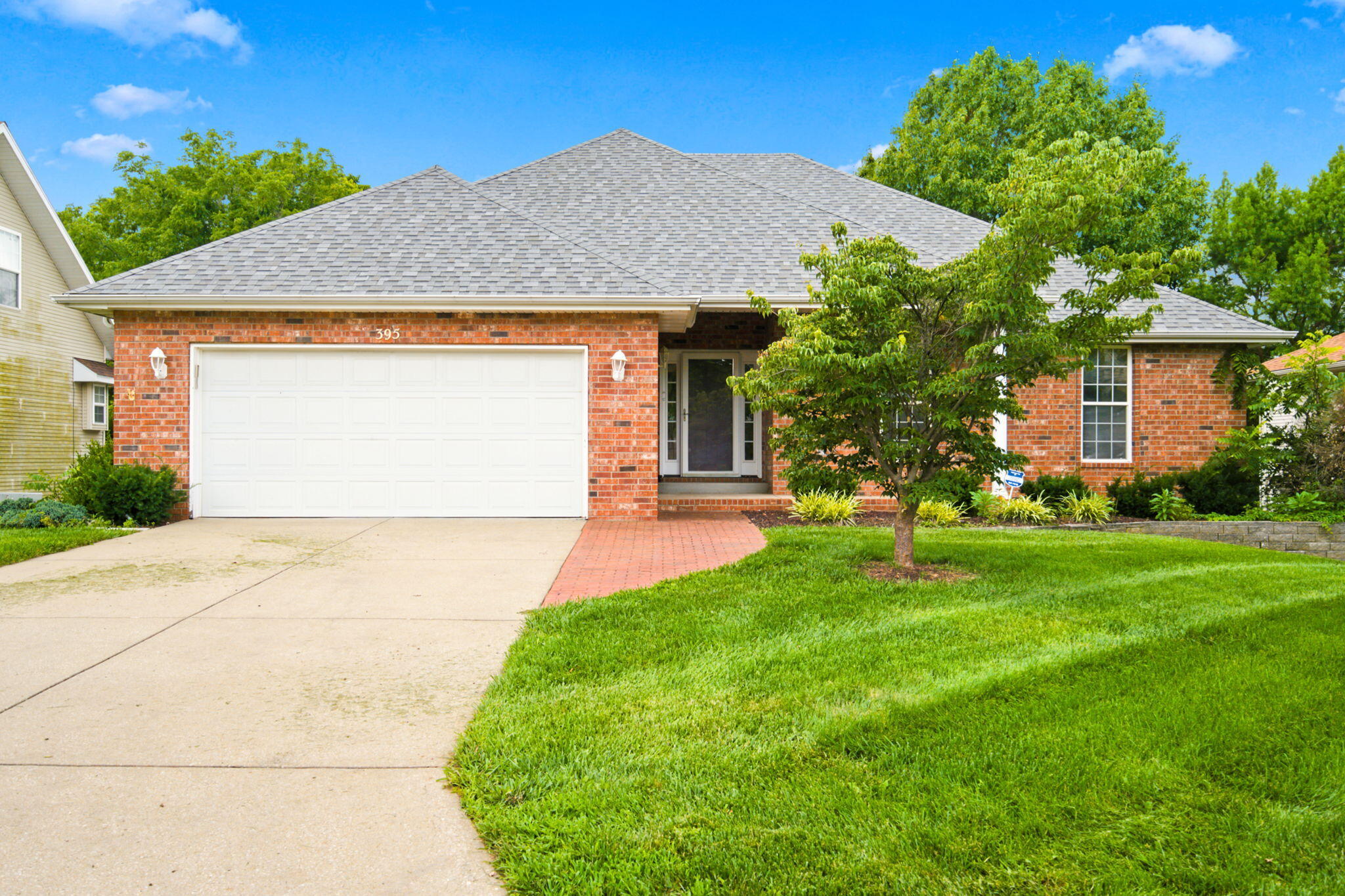 Residential for sale – 395 S Yellowwood Drive  Springfield, MO