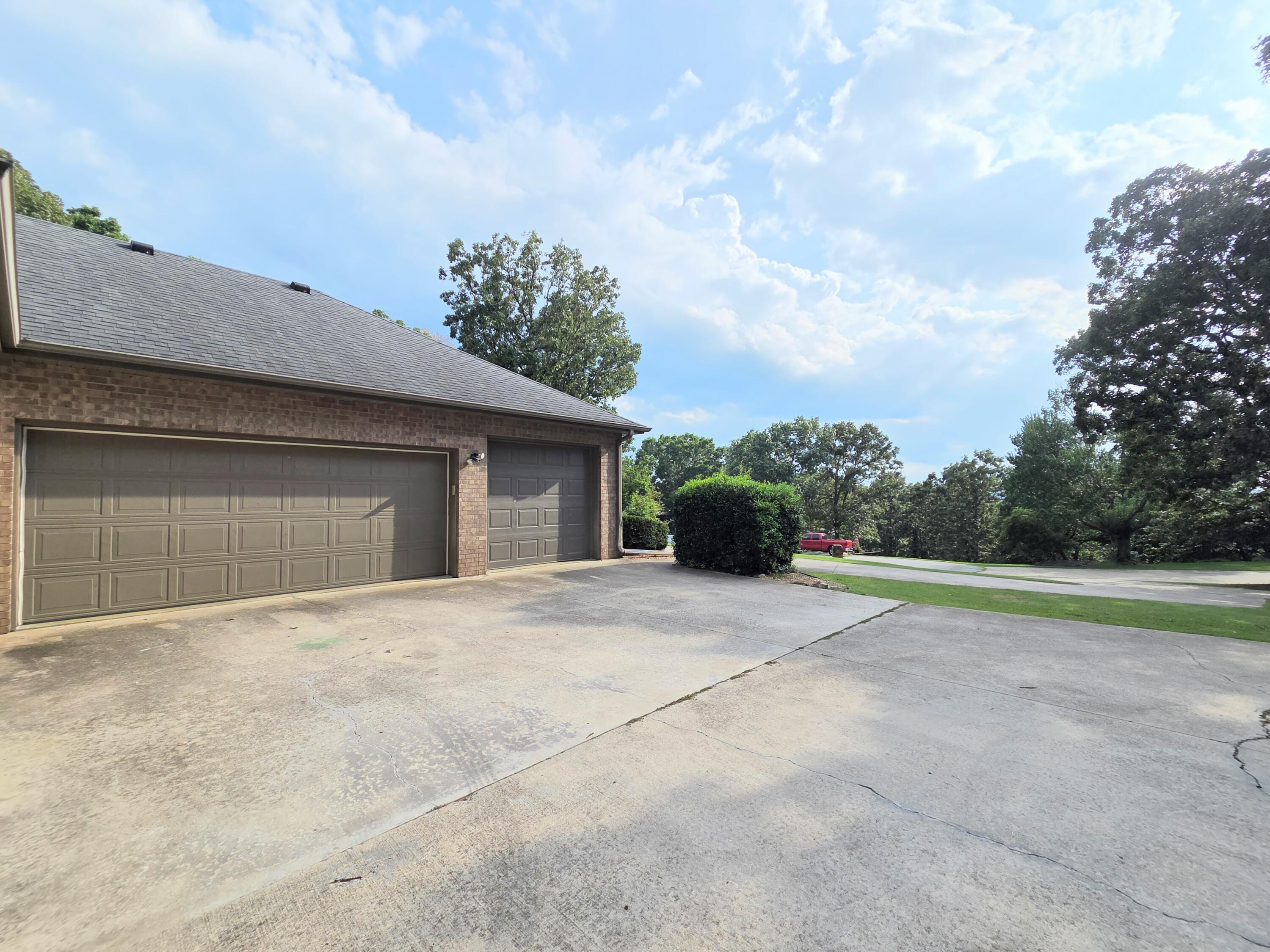 Photo 18 - Residential for sale – 1738  Hawthorn Place  Marshfield, MO