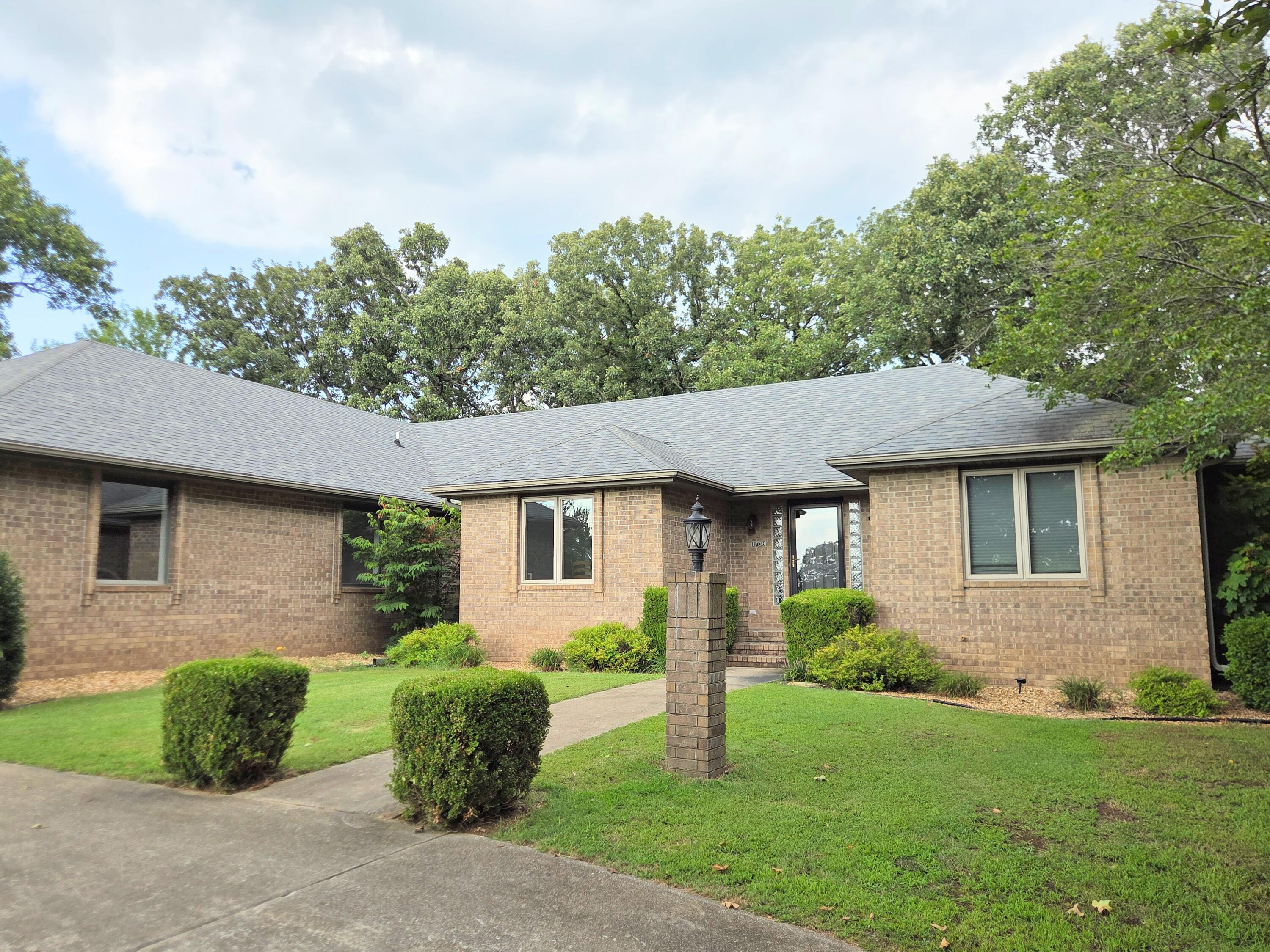 Photo 4 - Residential for sale – 1738  Hawthorn Place  Marshfield, MO