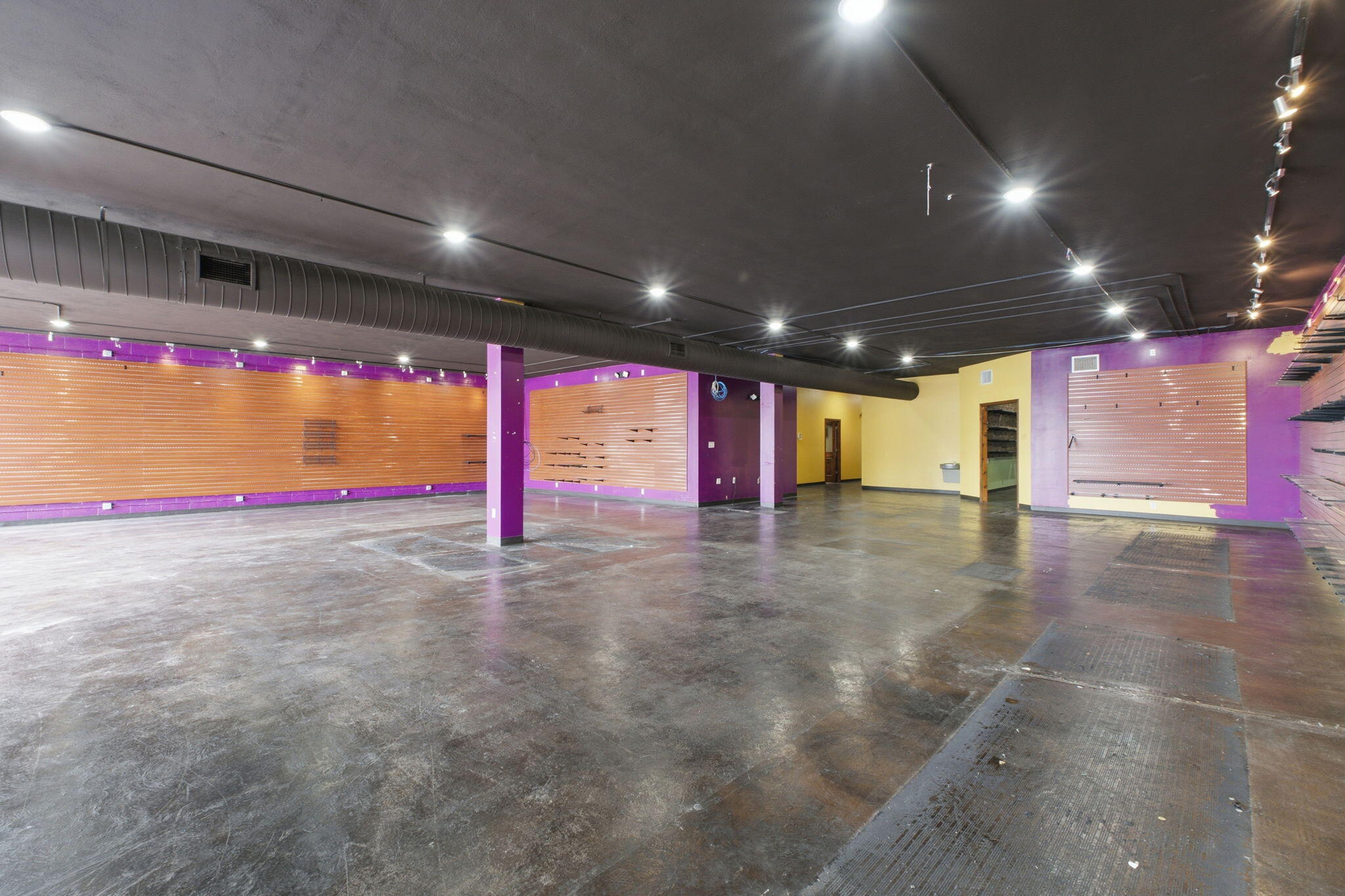 Photo 9 - Commercial Lease for sale – 1445 S Glenstone Avenue  Springfield, MO
