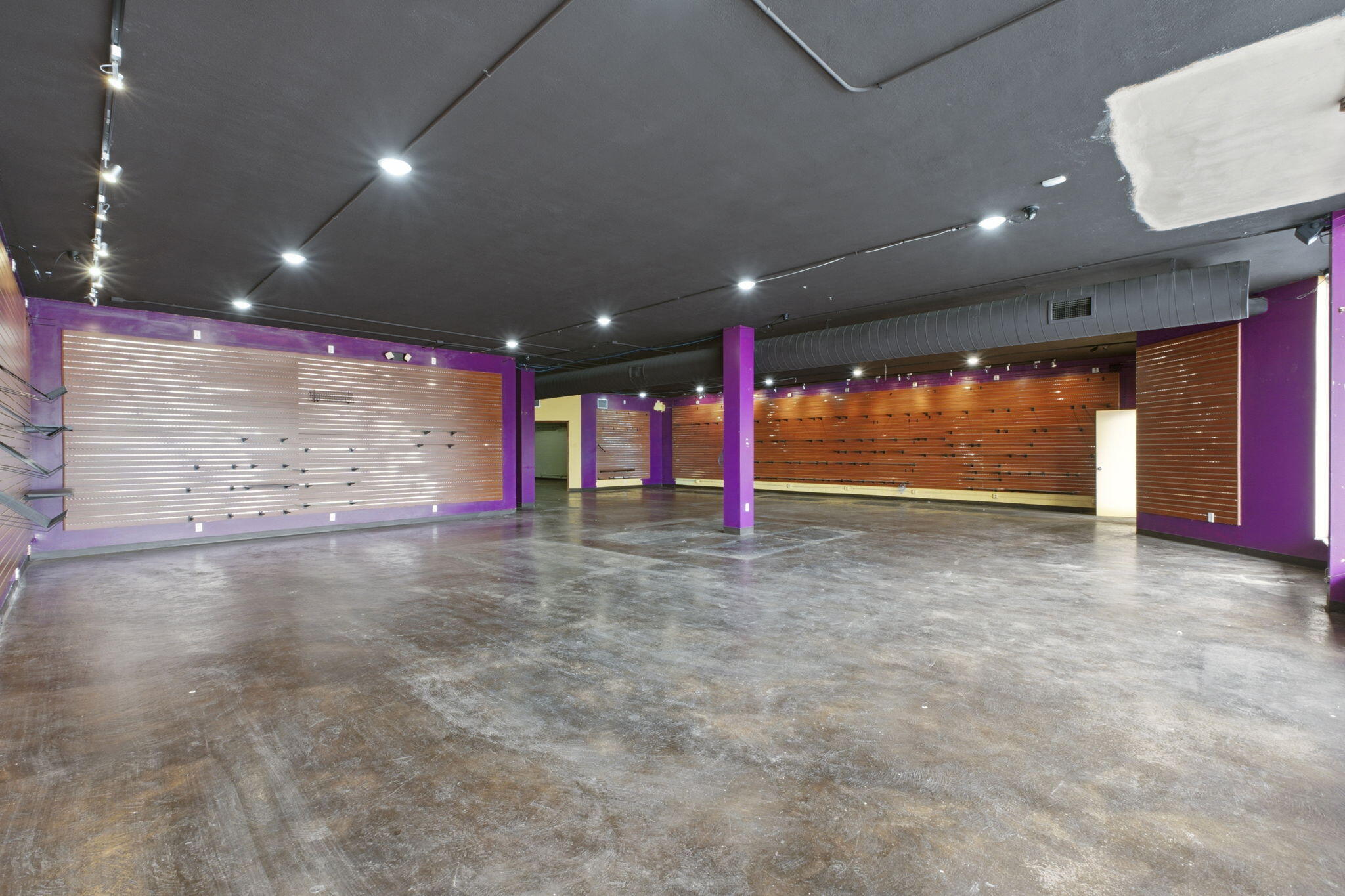 Photo 7 - Commercial Lease for sale – 1445 S Glenstone Avenue  Springfield, MO