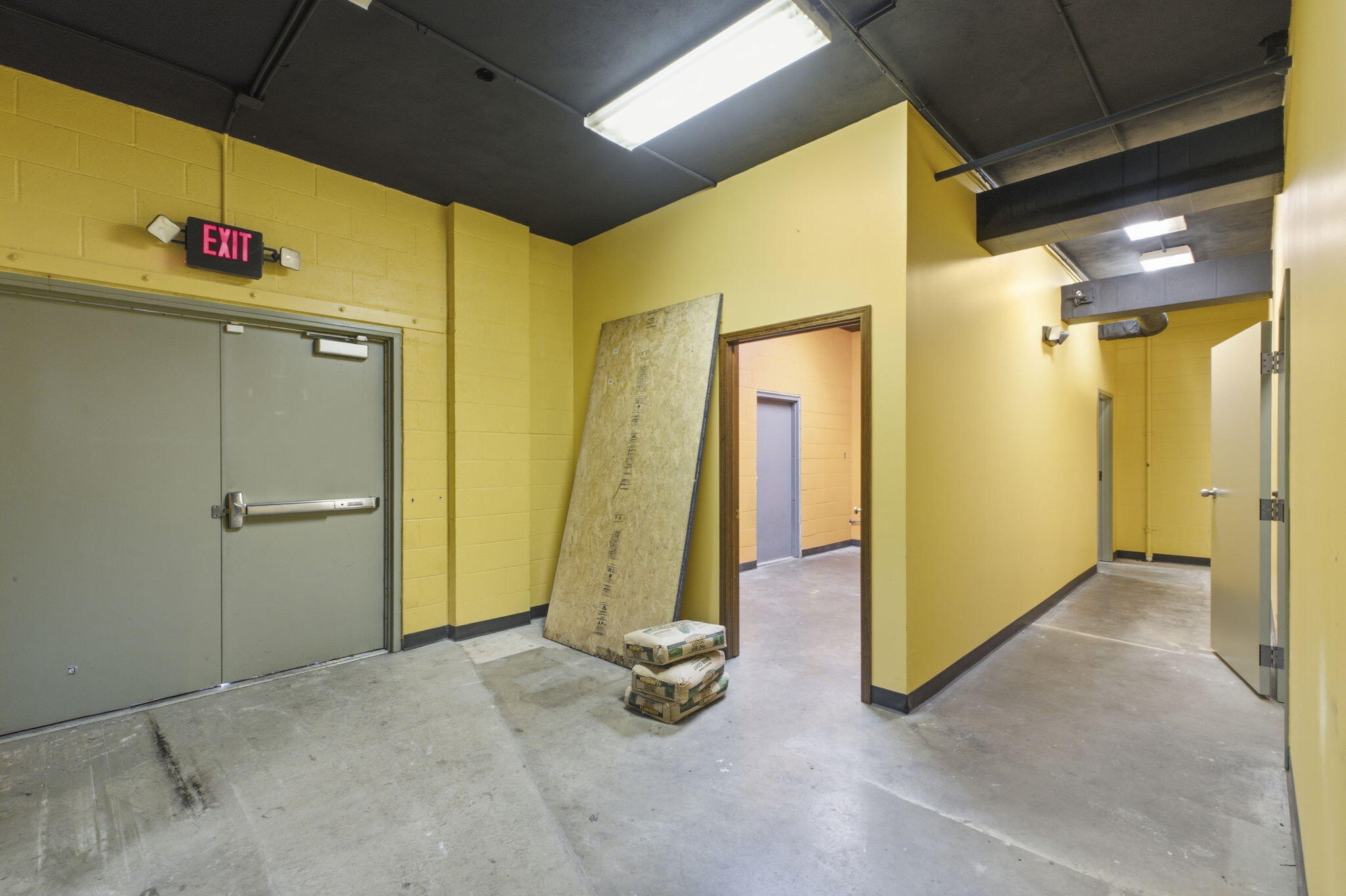 Photo 27 - Commercial Lease for sale – 1445 S Glenstone Avenue  Springfield, MO