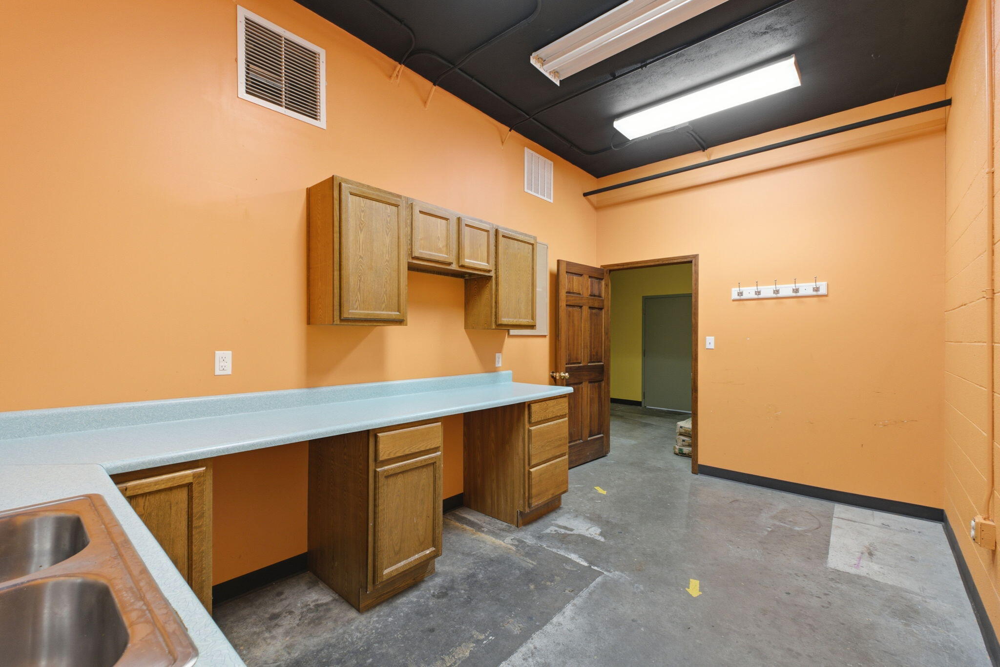 Photo 30 - Commercial Lease for sale – 1445 S Glenstone Avenue  Springfield, MO